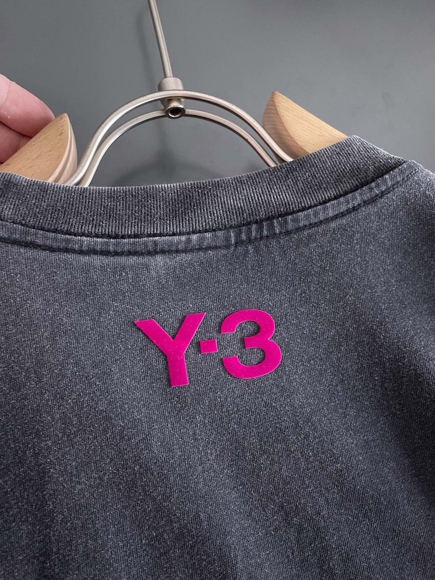 Y-3微阔型M-XXXL男女同款新款短袖T桖采用定制洗水定染纯棉面料logo点缀于胸前超级柔软细腻沿边反