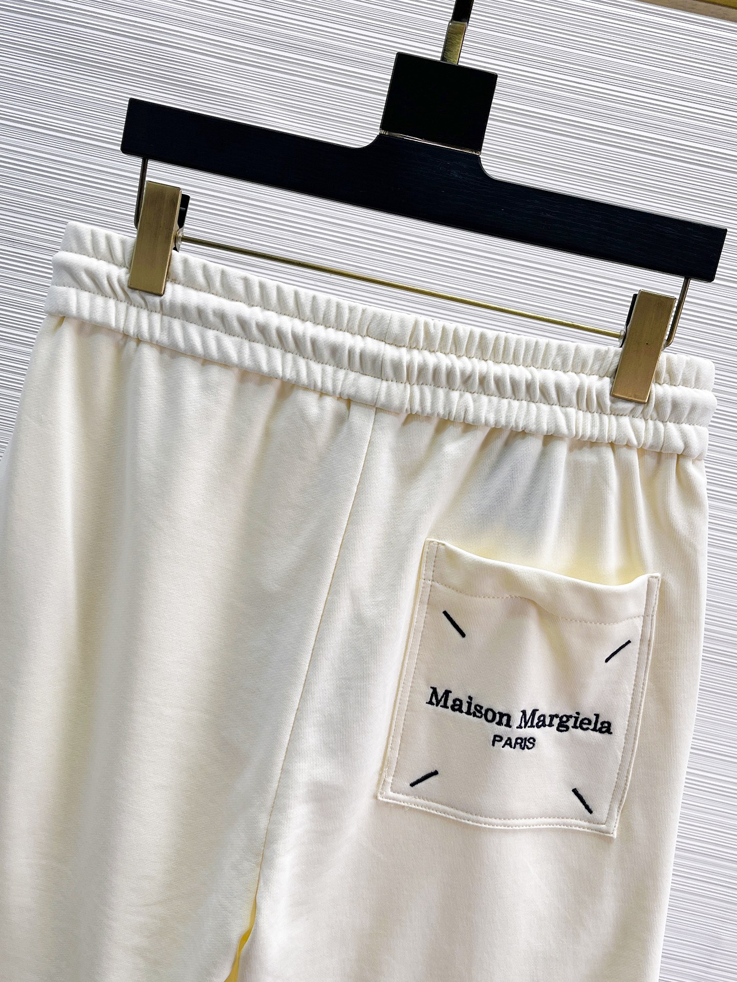 Maison Margiela  休闲短裤服装 9
