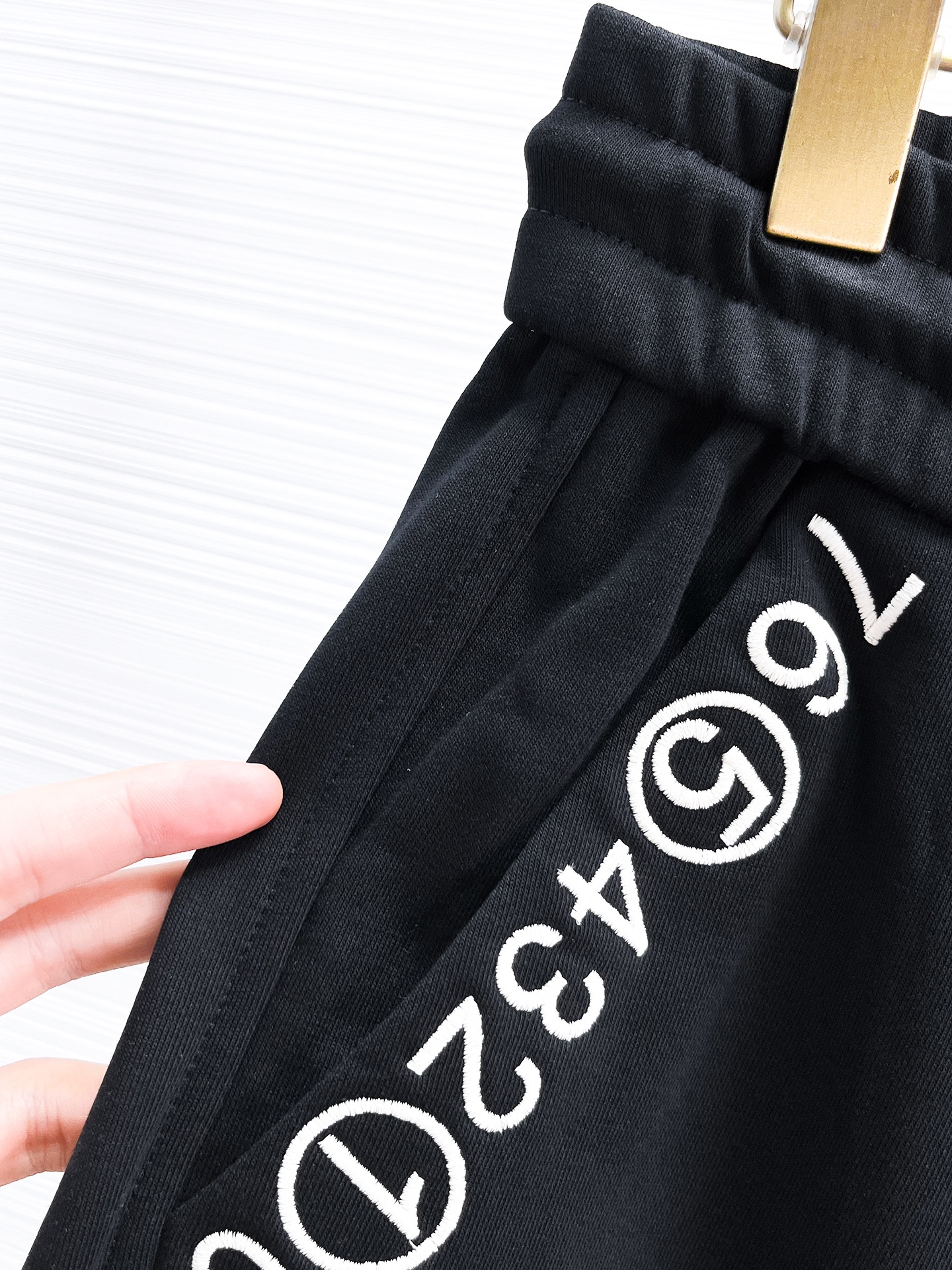 Mugler  休闲短裤服装 4