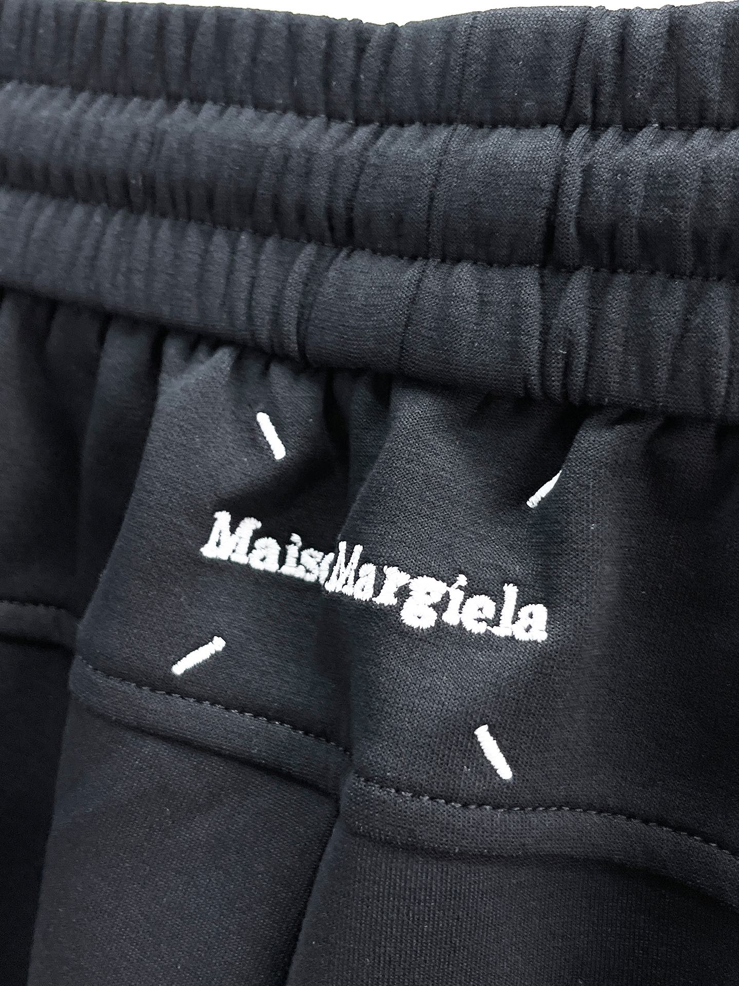 Maison Margiela  休闲短裤服装 8