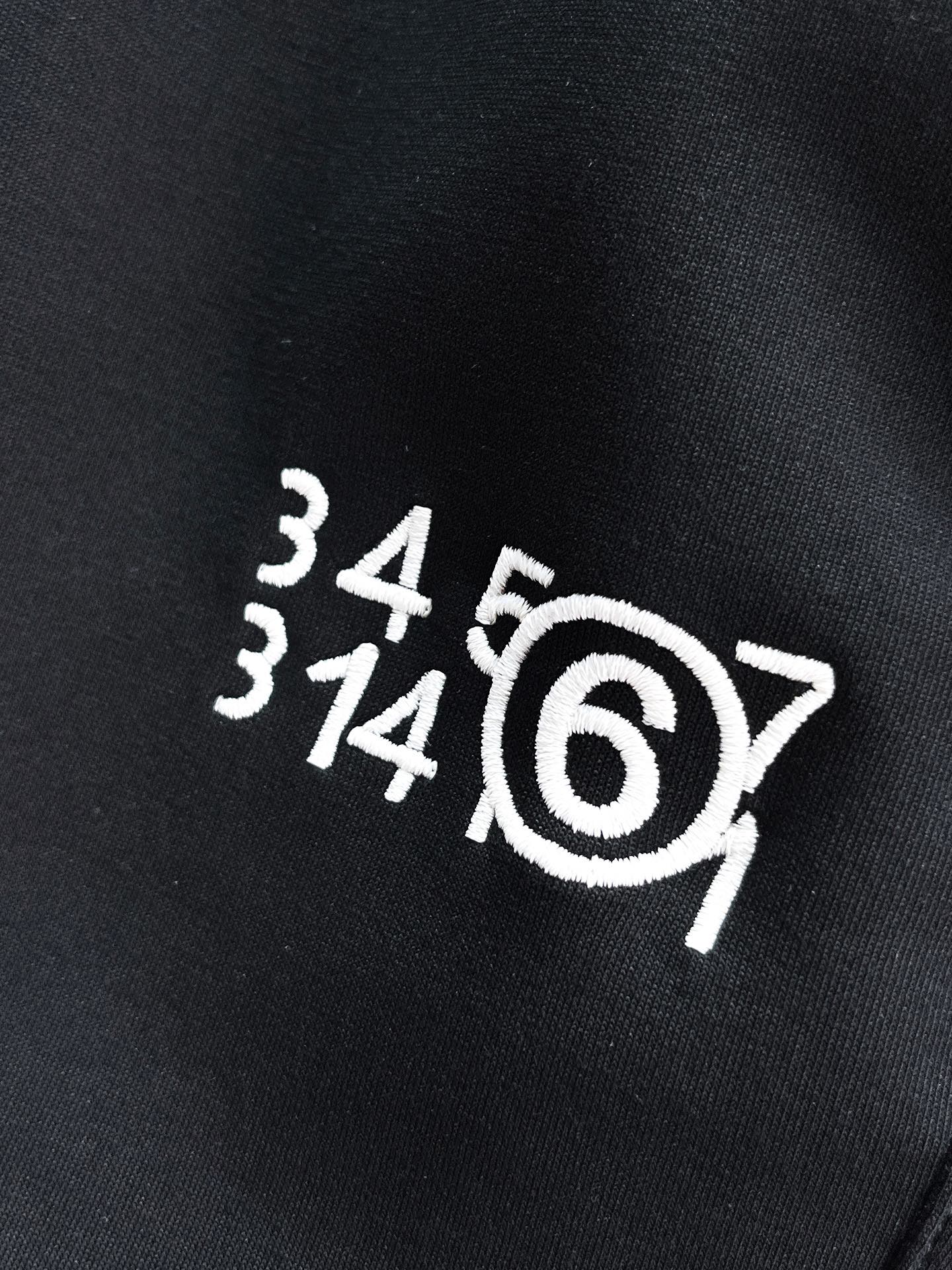 Maison Margiela  休闲短裤服装 5