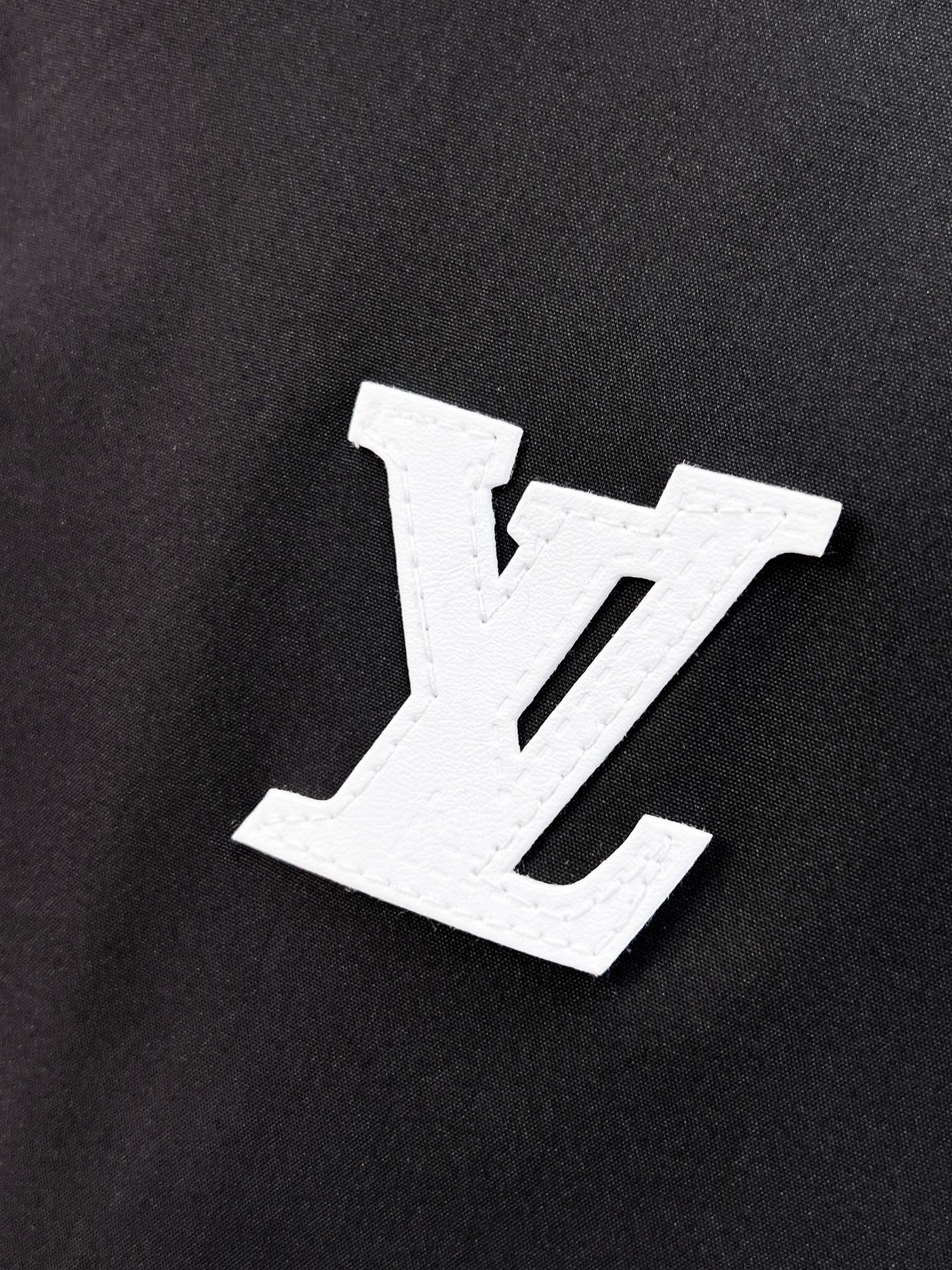   LV  顶级版本！🆕2025早春新款夹克外套 原版11订制五金配件全进口原版定制 欢迎专柜对比 超柔