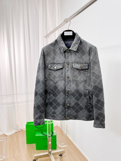 Louis Vuitton 2025 Fall/Winter Denim Jacket with Embroidered Logo 1 Louis Vuitton 2025 Fall/Winter Denim Jacket with Embroidered Logo