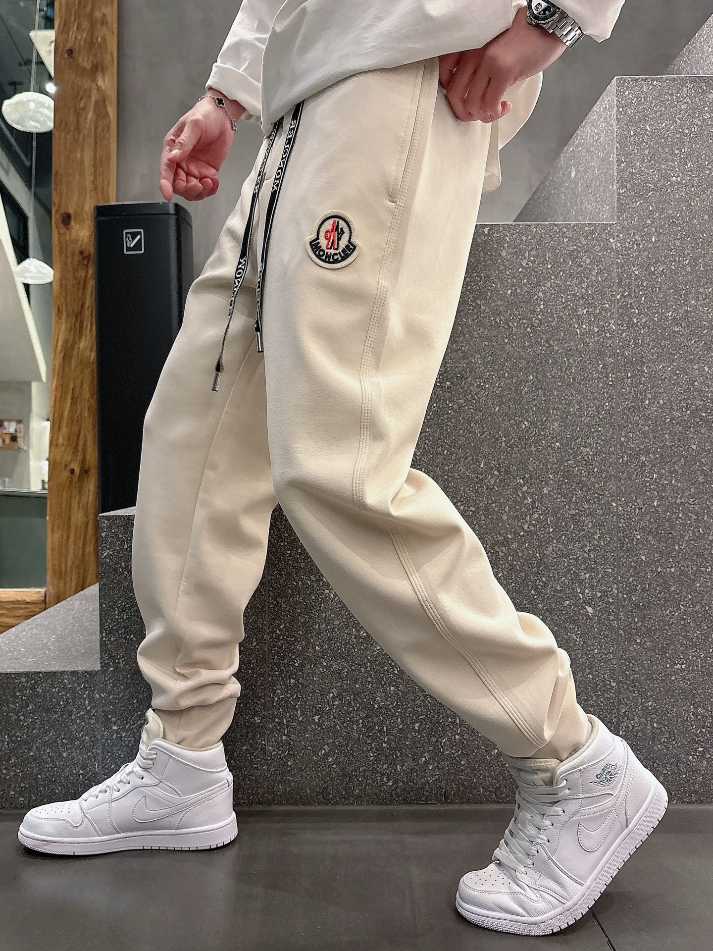aa.jpg