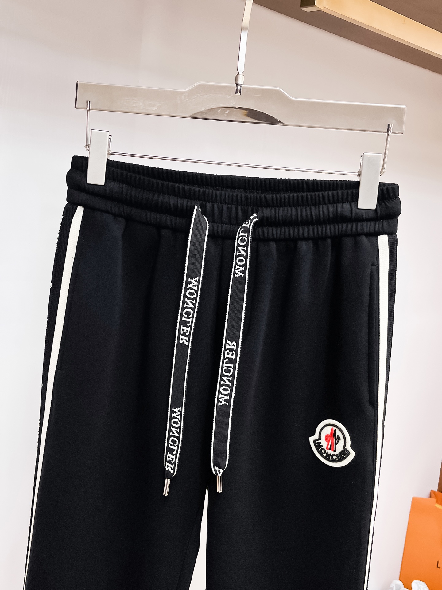 蒙口 顶级货品🐮 🆕2026春夏新款休闲裤！官网同步发售。品牌经典LOGO休闲裤 ，定制面料，舒适度极好