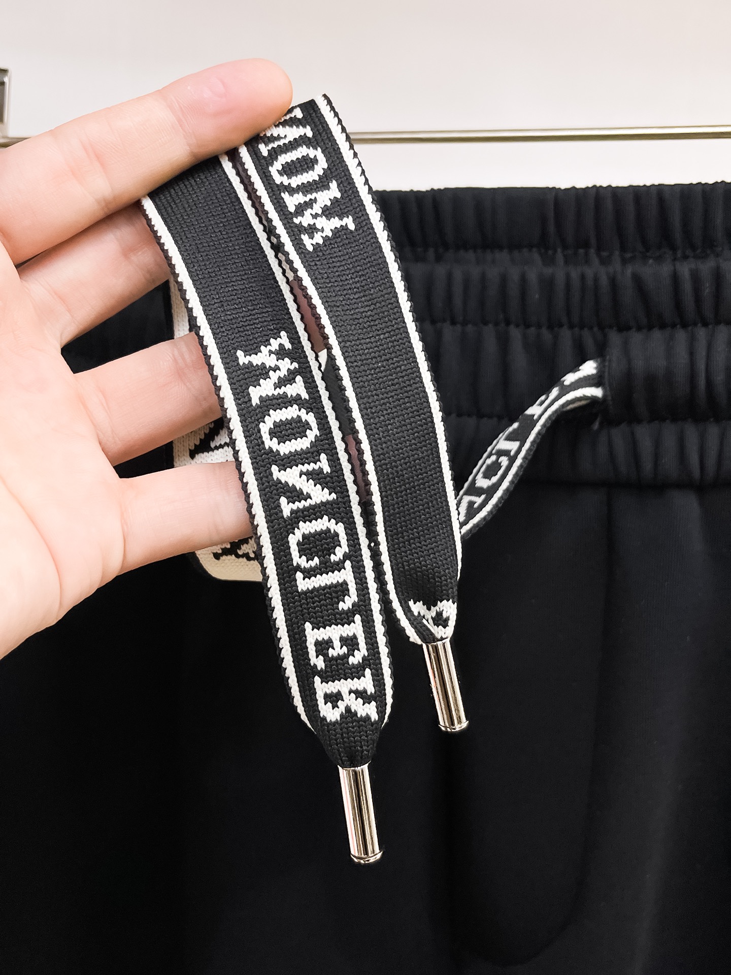 蒙口 顶级货品🐮 🆕2026春夏新款休闲裤！官网同步发售。品牌经典LOGO休闲裤 ，定制面料，舒适度极好