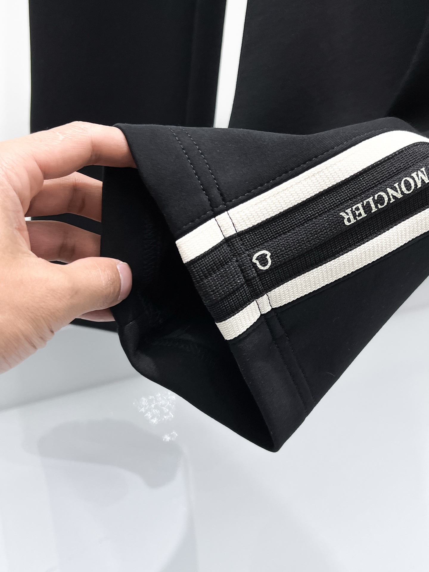 “New Summer Pants: Classic Logo Leisure Pants with Custom Fabrics for Great Comfort” - 图片 9