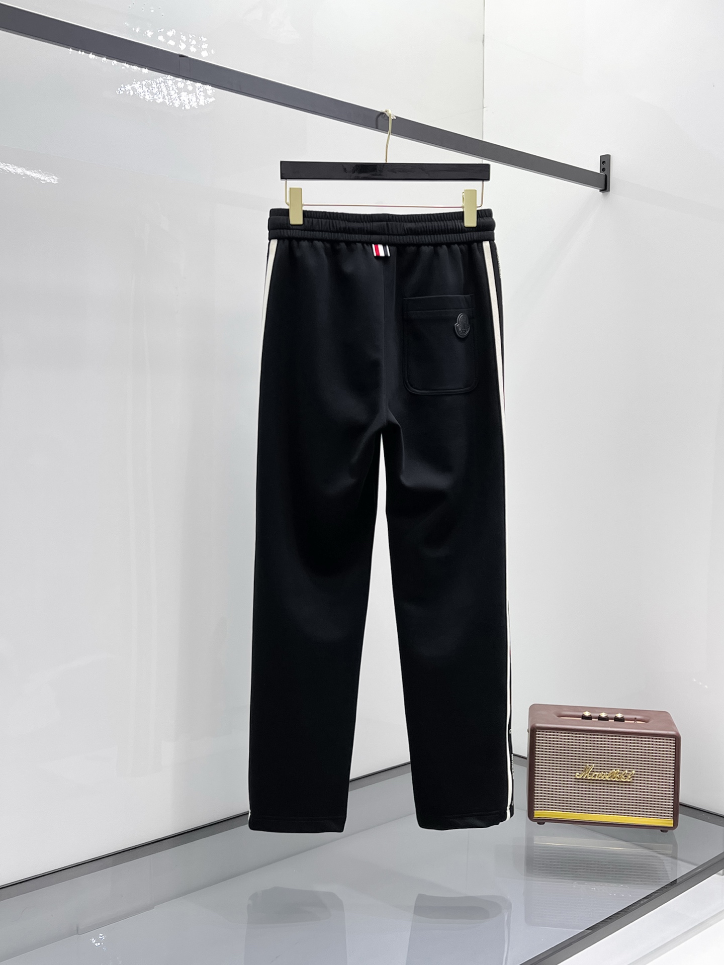 “New Summer Pants: Classic Logo Leisure Pants with Custom Fabrics for Great Comfort” - 图片 3