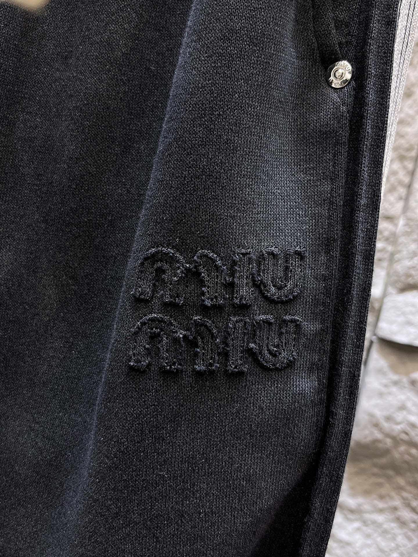   MIU  顶级货品🐮 🆕2025春夏新款休闲裤！官网同步发售。品牌经典LOGO休闲裤 ，定制面料，舒