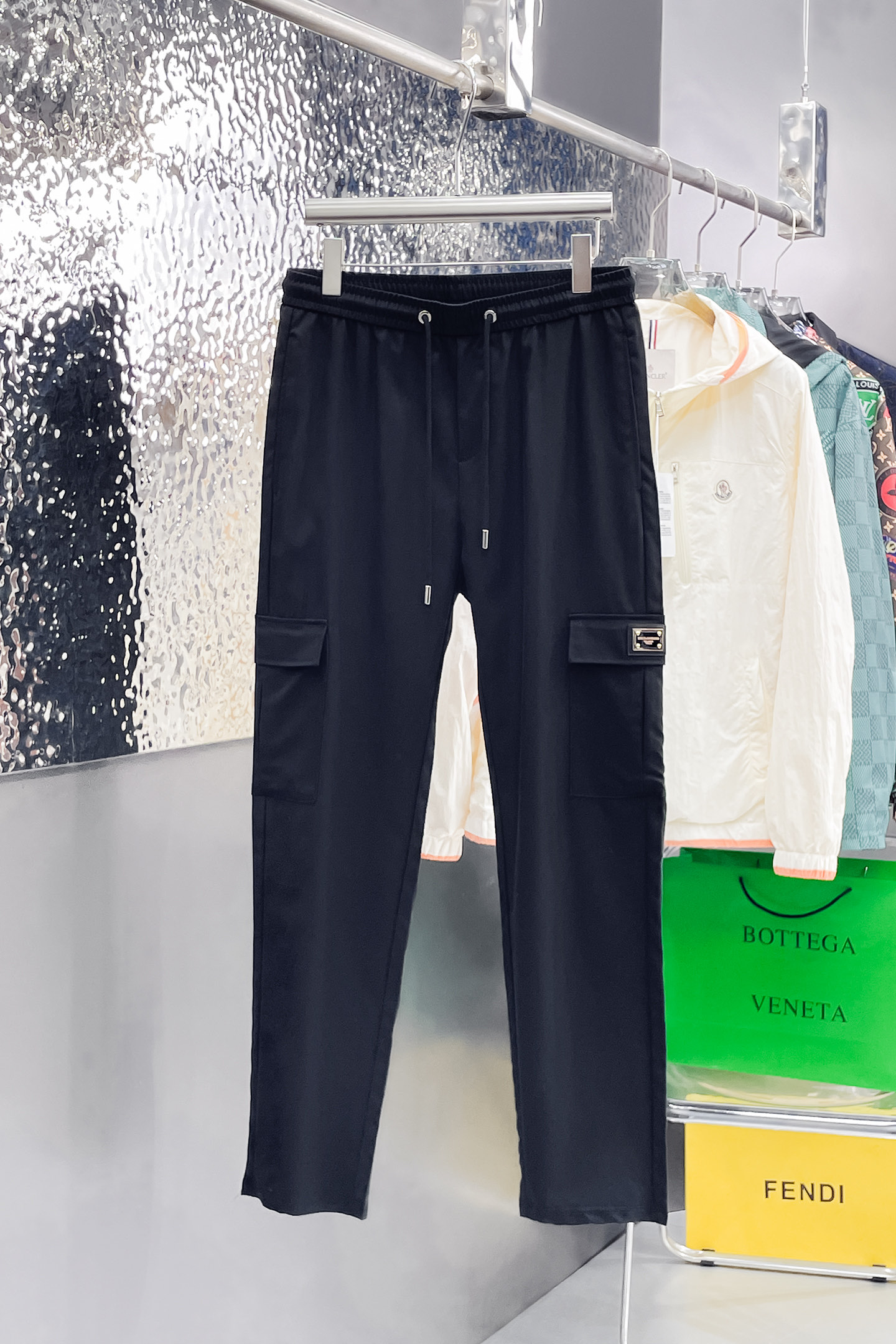 NO:515971,DG Top Products New Spring and Summer 2025 Leisure Pants!  The official website is released simultaneously. The brand's classic LOGO casual pants, customized fabric, excellent comfort, strong hand touch. Extremely recognizable, perfect quality craftsmanship. Size M-3XL, alexander wang19860909DG 顶级货品 2025春夏新款休闲裤！官网同步发售.品牌经典LOGO休闲裤 ,定制面料,舒适度极好,手触感强烈.辨识度极高,完美品相工艺. 尺码M-3XL,,alexander wang,Men's clothing