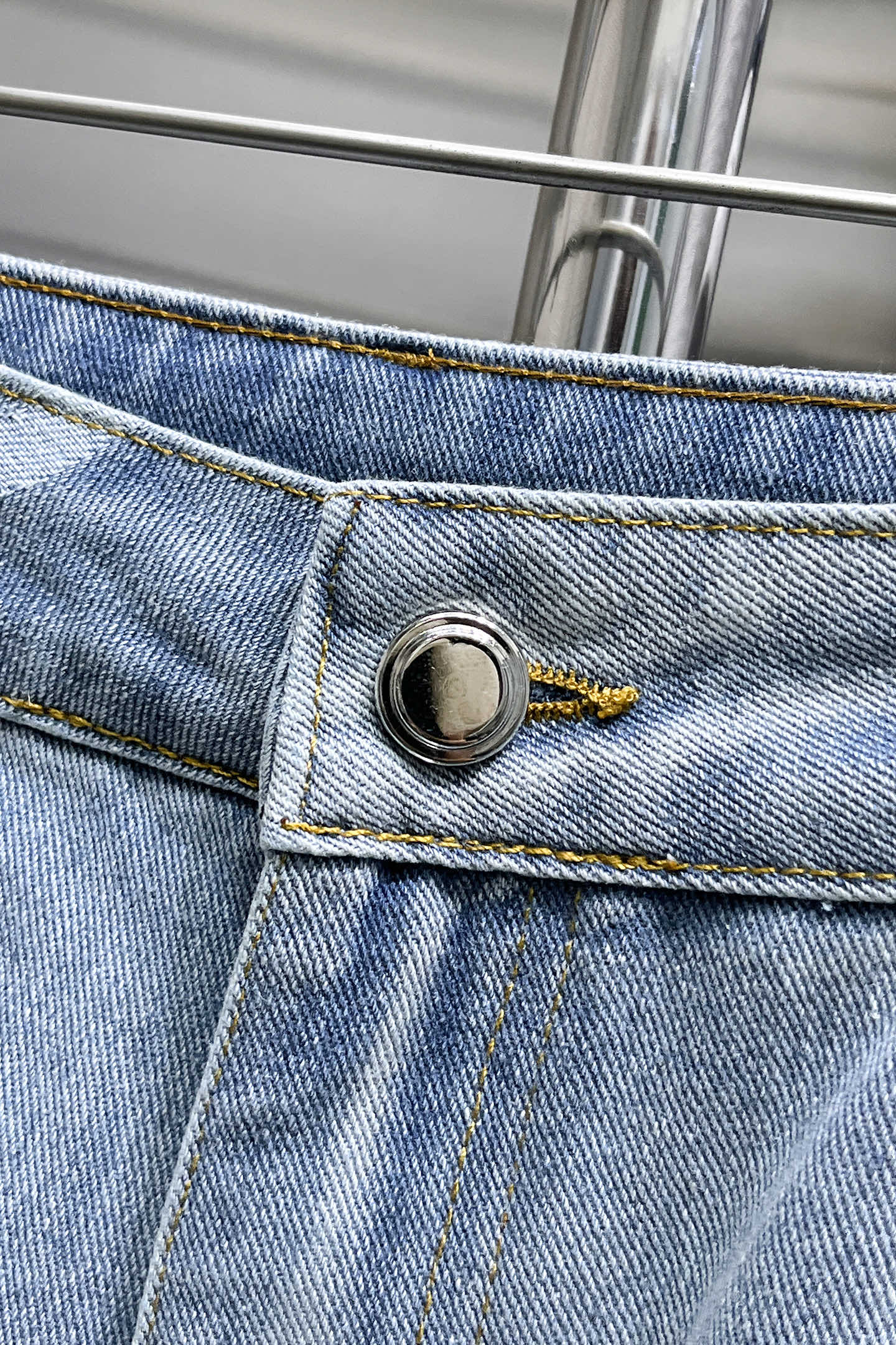 “P600 MIU 2025 New Jeans: Original Re-engineering, Classic Logo Design, Cowboy Customization Available” - 图片 5