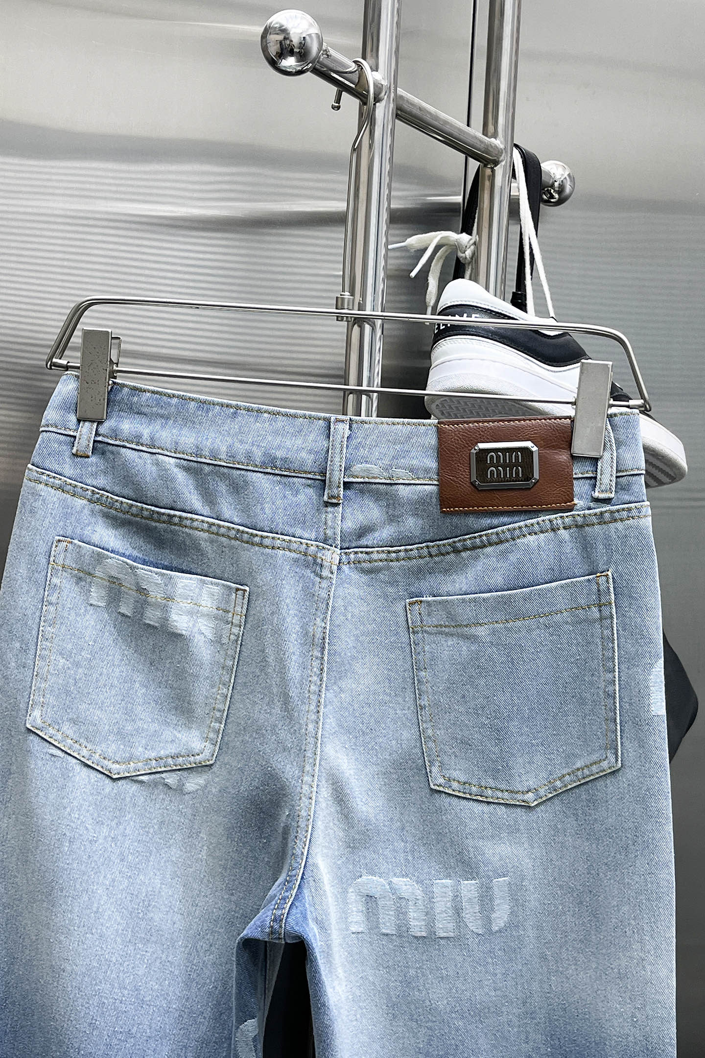 “P600 MIU 2025 New Jeans: Original Re-engineering, Classic Logo Design, Cowboy Customization Available” - 图片 9