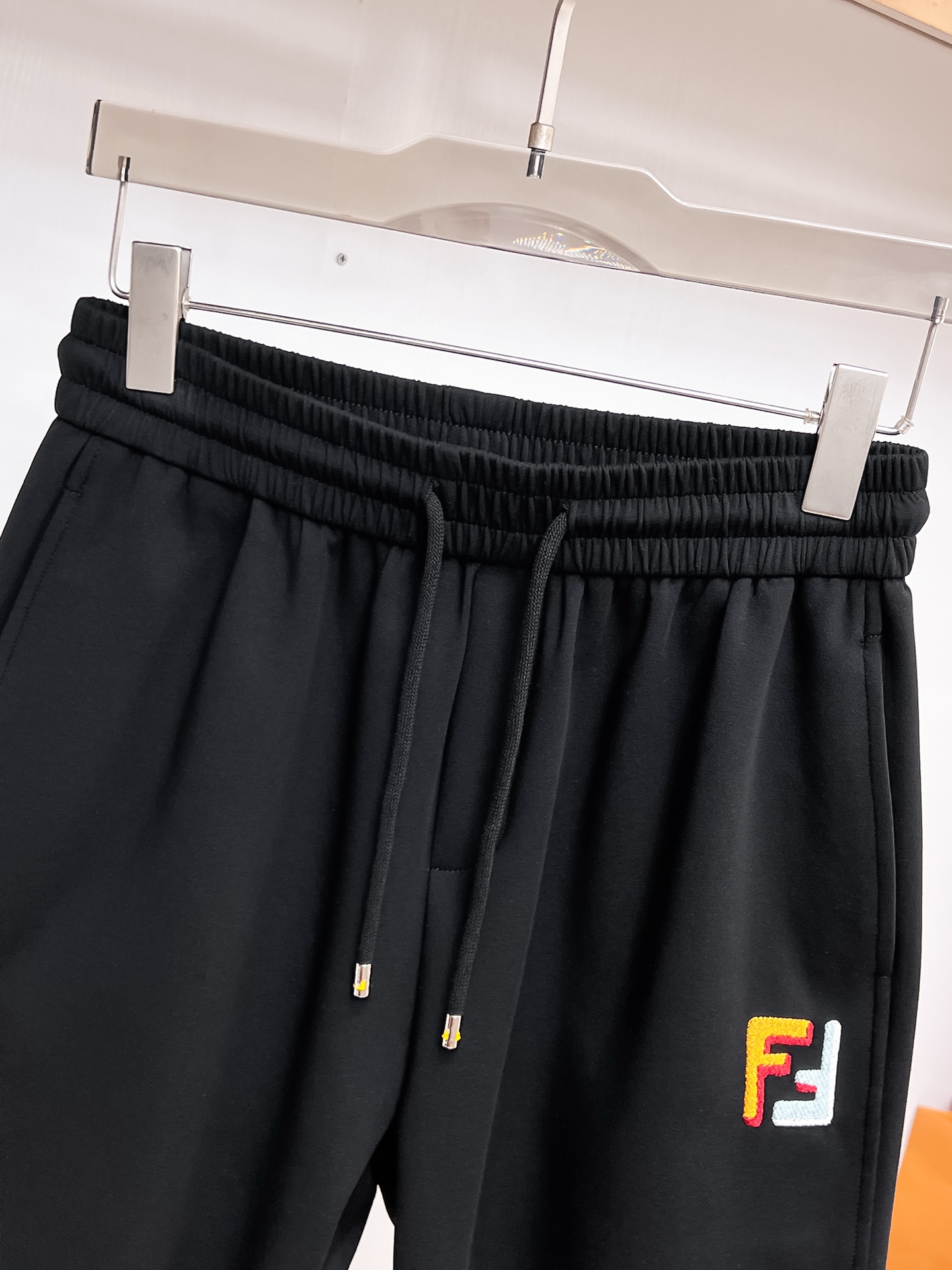 Fendi  休闲短裤服装 3