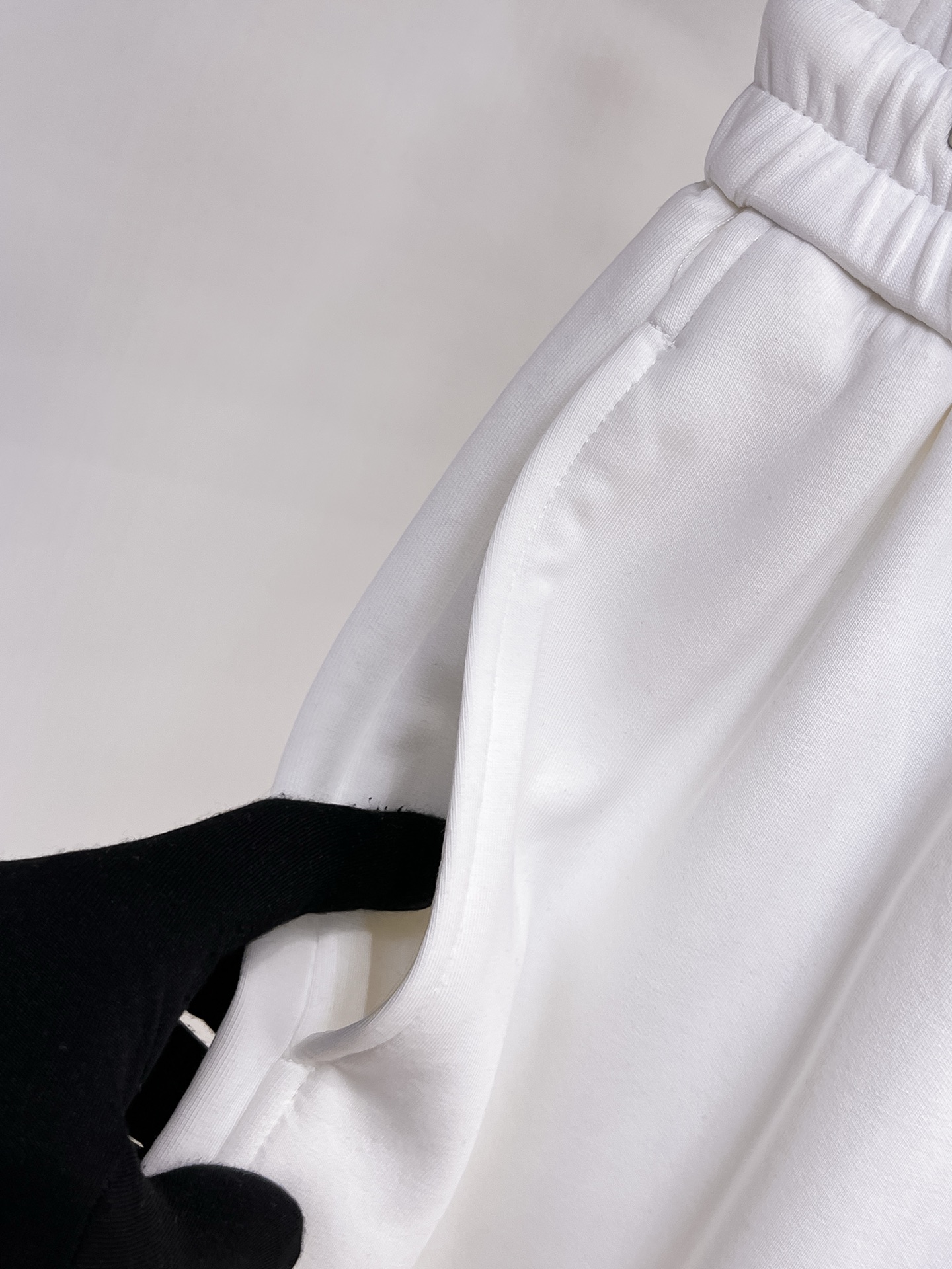 Fendi  休闲短裤服装 4