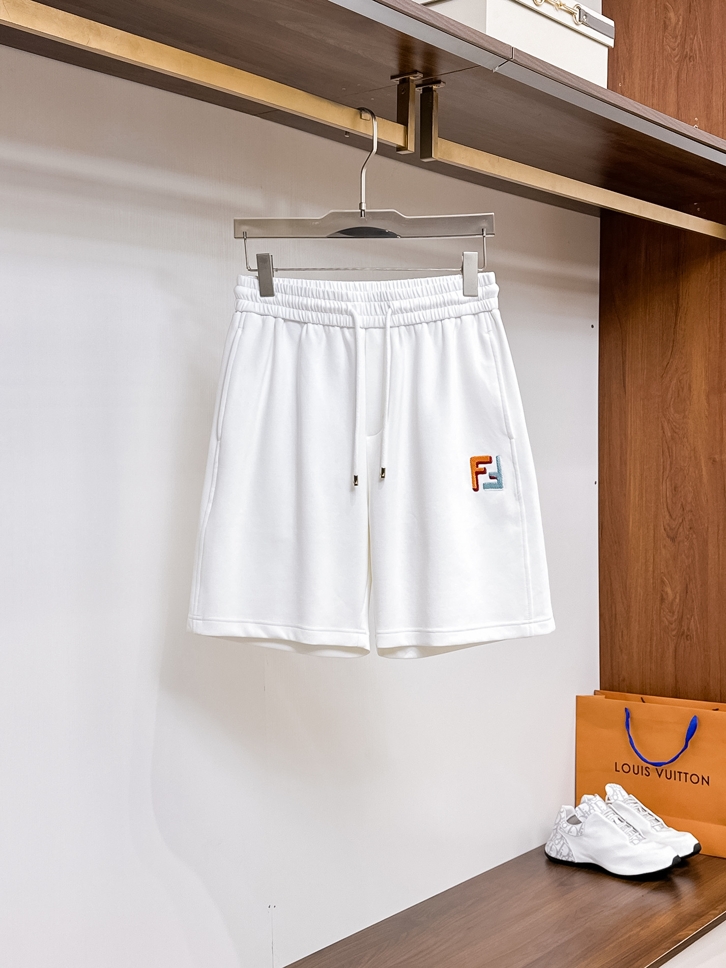 芬迪  顶级货品🐮🆕2025夏季新款休闲短裤！官网同步发售...