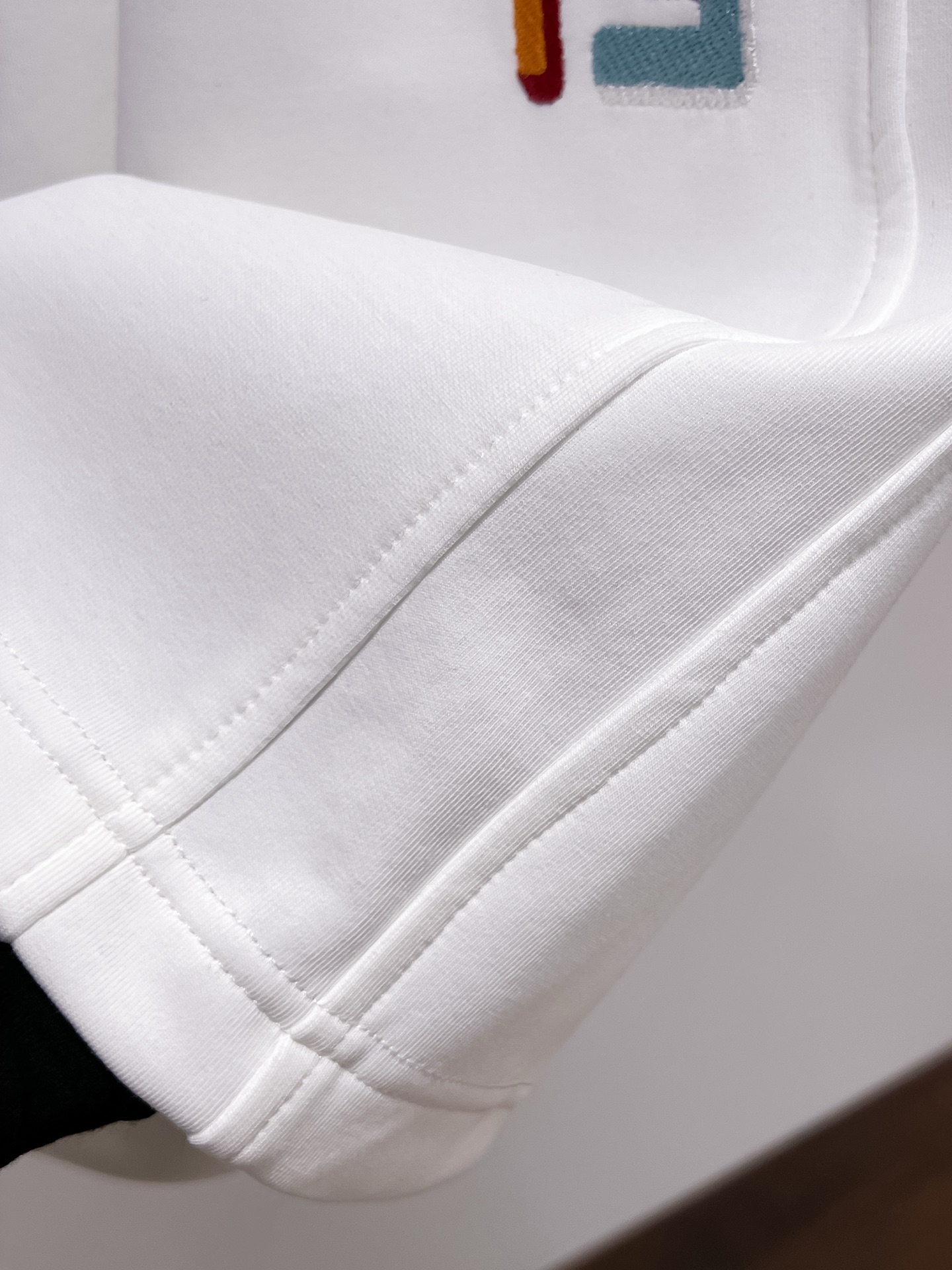 Fendi  休闲短裤服装 8