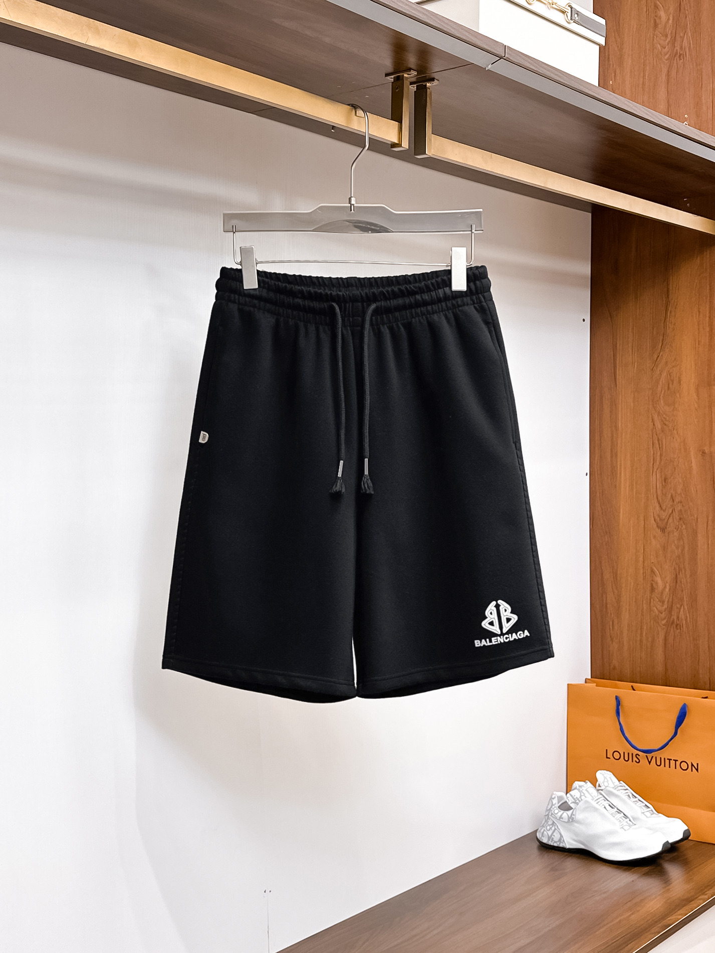 巴黎世家  顶级货品🐮🆕2025夏季新款休闲短裤！官网同步...