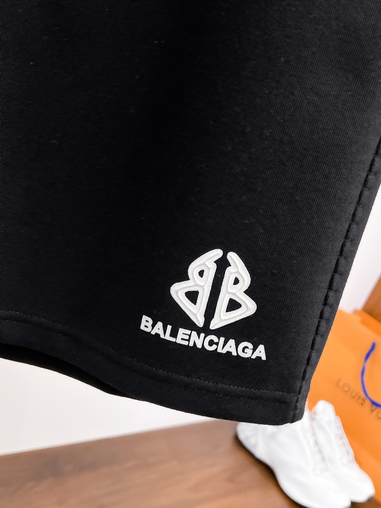 Balenciaga  休闲短裤服装 7