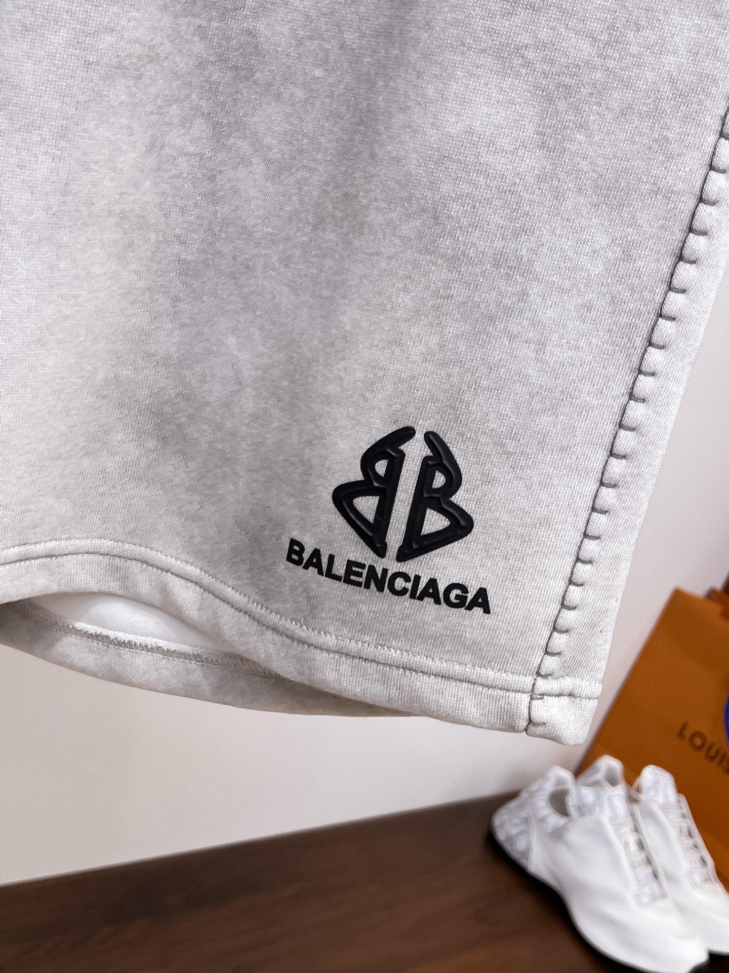 Balenciaga  休闲短裤服装 6