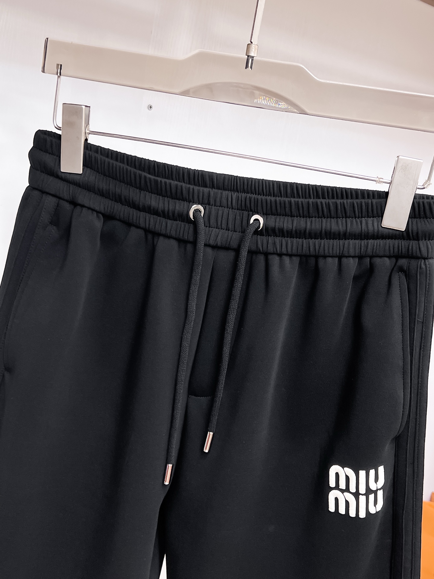 MIU  休闲短裤服装 4
