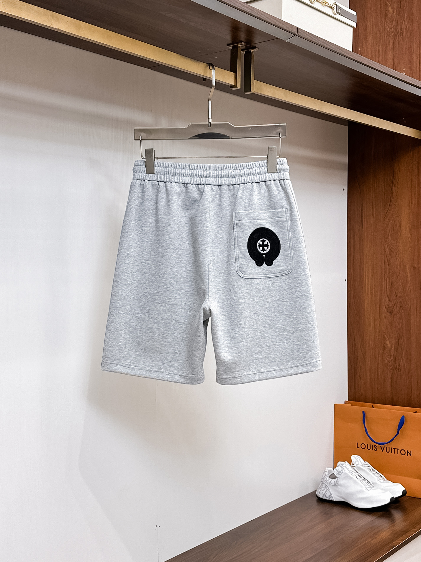 Calvin Klein  休闲短裤服装 3