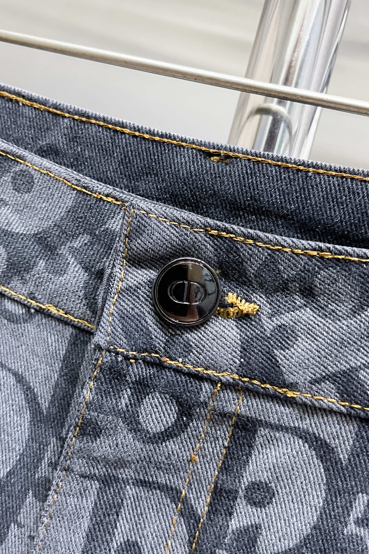 Classic Original Jeans with Updated Design and Customizable Features for Cowboys in 2025. - 图片 5