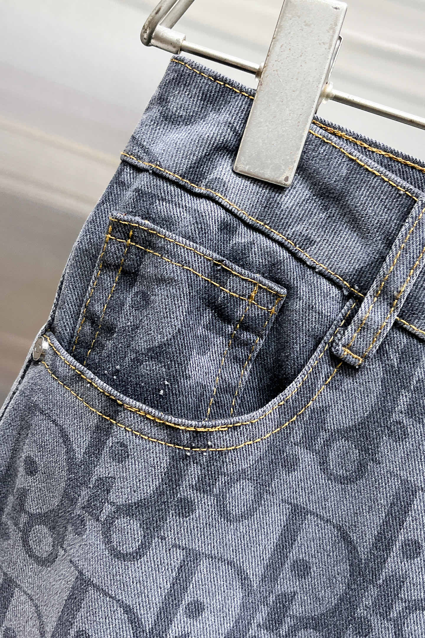 Classic Original Jeans with Updated Design and Customizable Features for Cowboys in 2025. - 图片 4