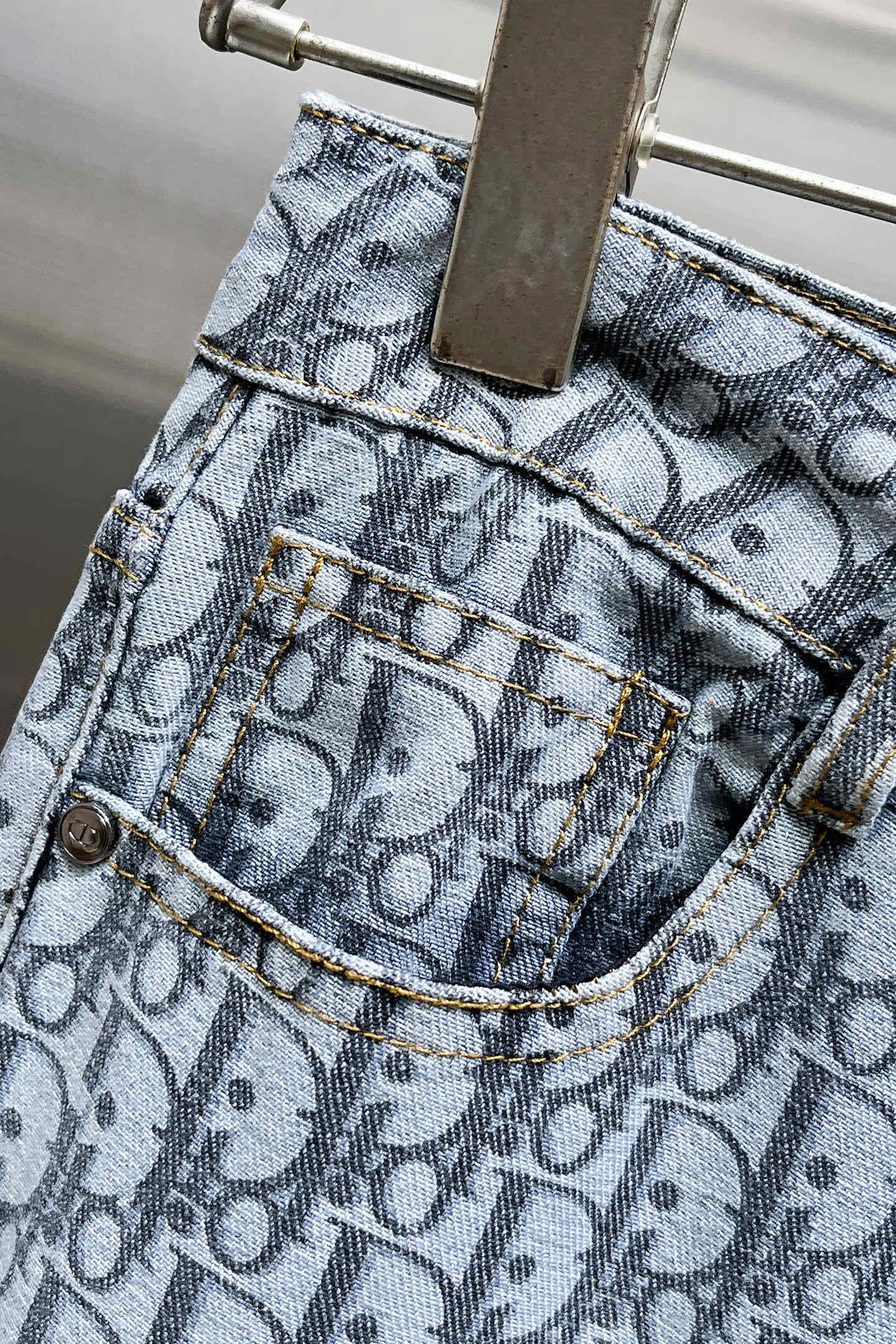 “P600 DI 2025 New Original Jeans with Classic Logo Design and Customized Cowboys” - 图片 4