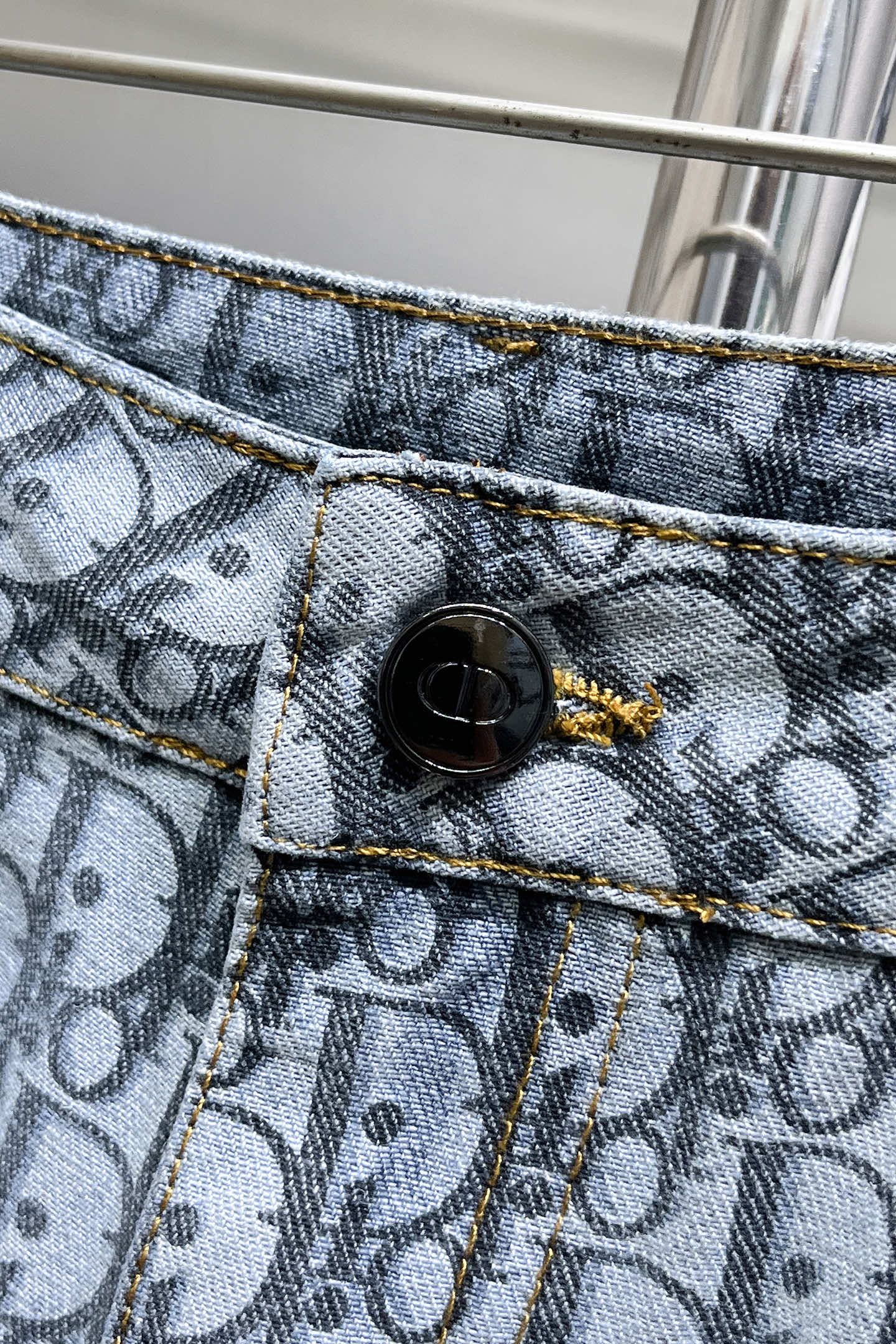 “P600 DI 2025 New Original Jeans with Classic Logo Design and Customized Cowboys” - 图片 6