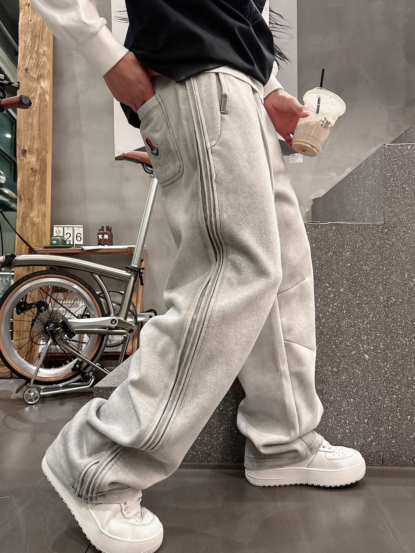 Classic Logo Casual Pants - Comfortable Custom Fabric, Perfect for Autumn/Winter 4 i1756798791108 6468 0 2