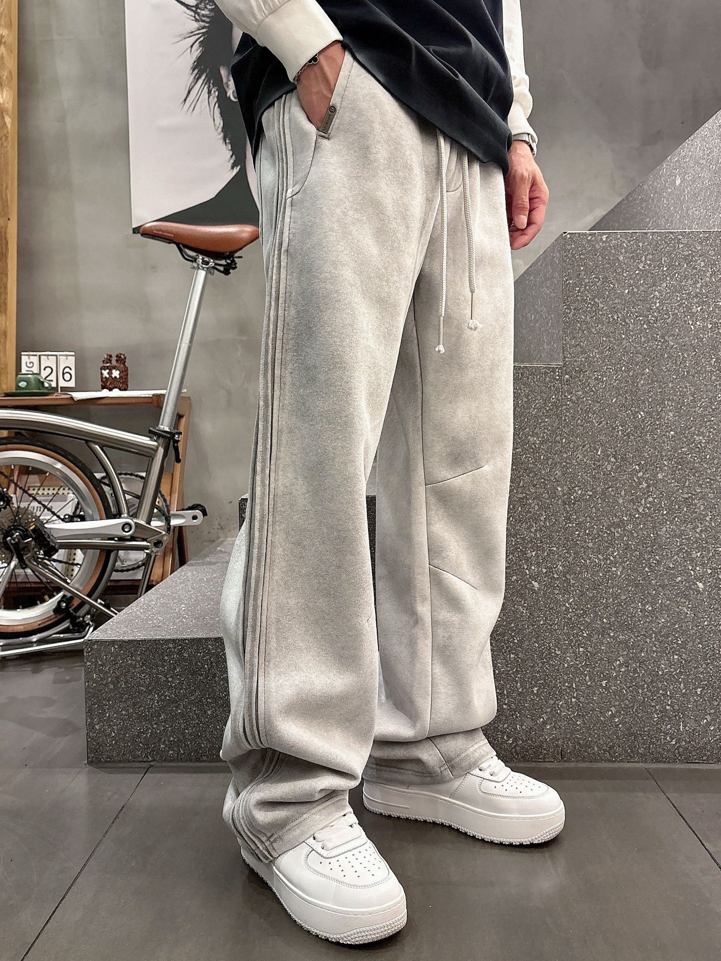 Classic Logo Casual Pants - Comfortable Custom Fabric, Perfect for Autumn/Winter 9 i1756798797127 6918 0 4