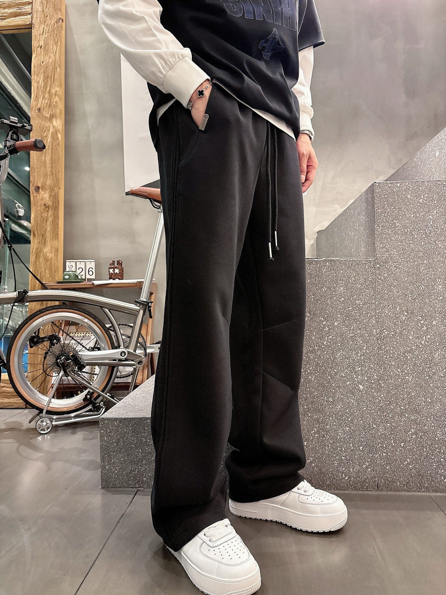 Classic Logo Lounge Pants: Comfortable & Stylish for Autumn/Winter 9 i1756798855212 2474 0 6