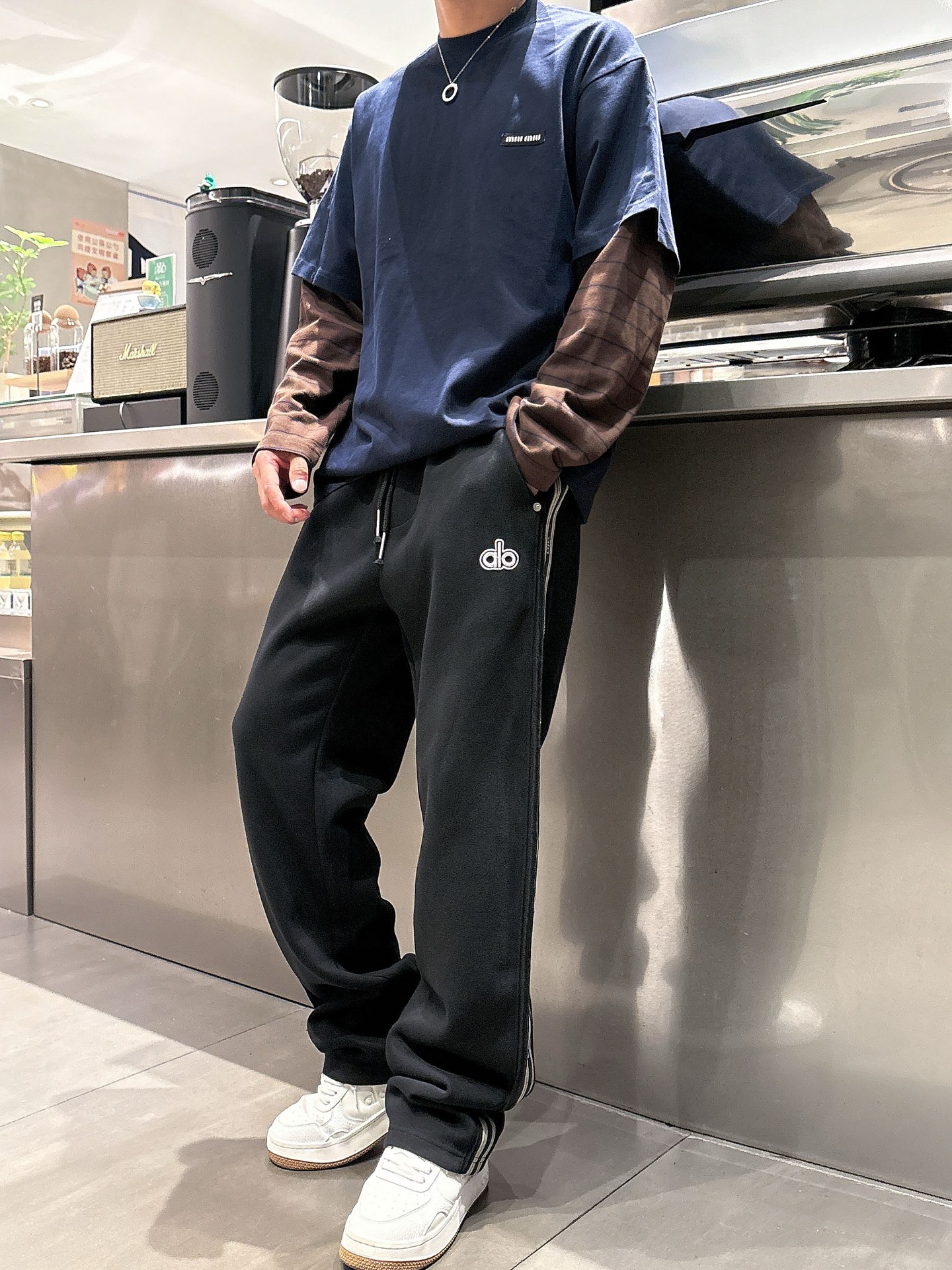 Alo Men's Classic Logo Lounge Pants - Ultimate Comfort & Style 10 i1756799957136 1218 0 6