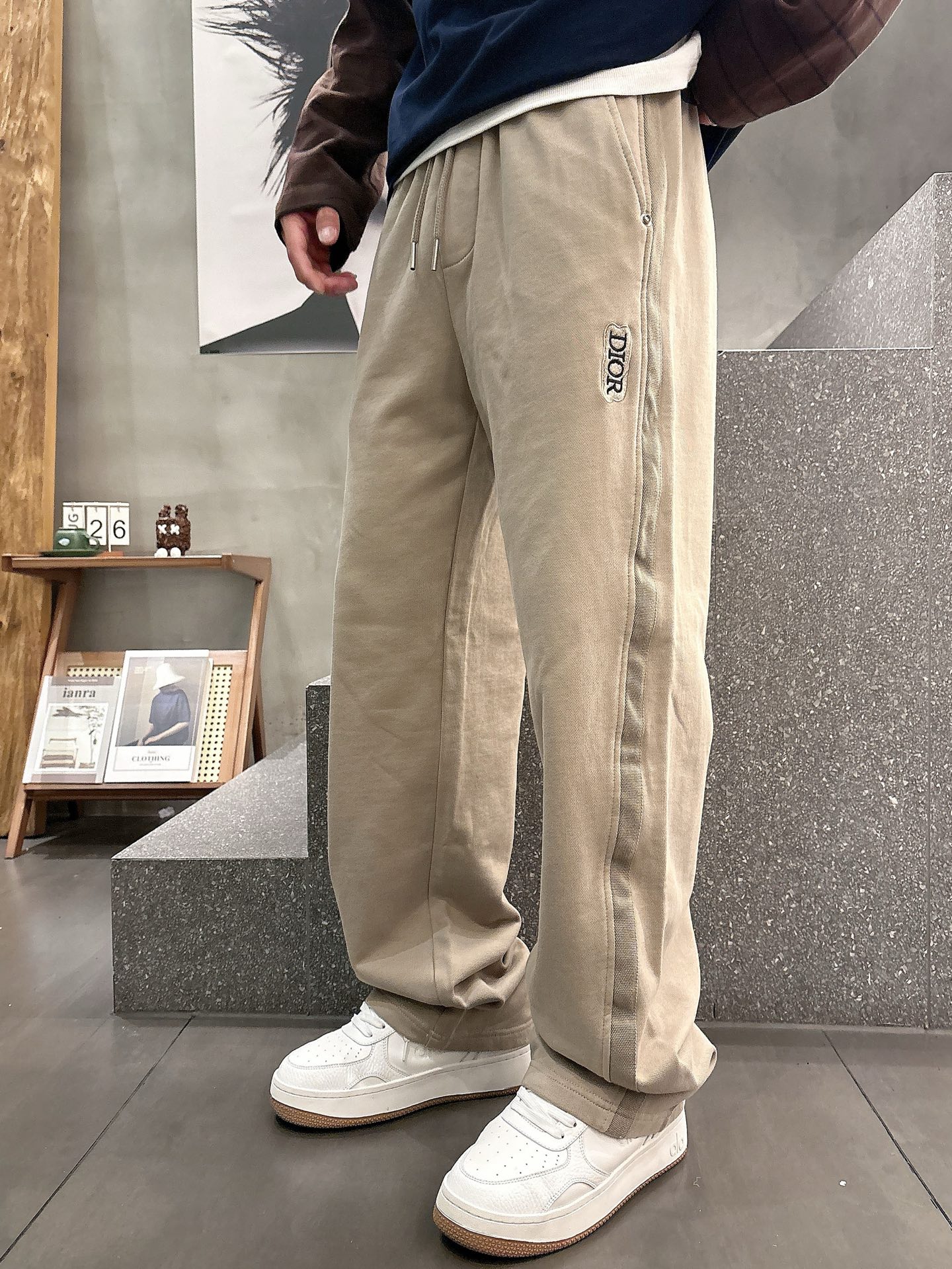 Dior Classic Logo Casual Pants: Comfortable & Stylish Autumn/Winter Collection 3 i1756800244238 422 0 11