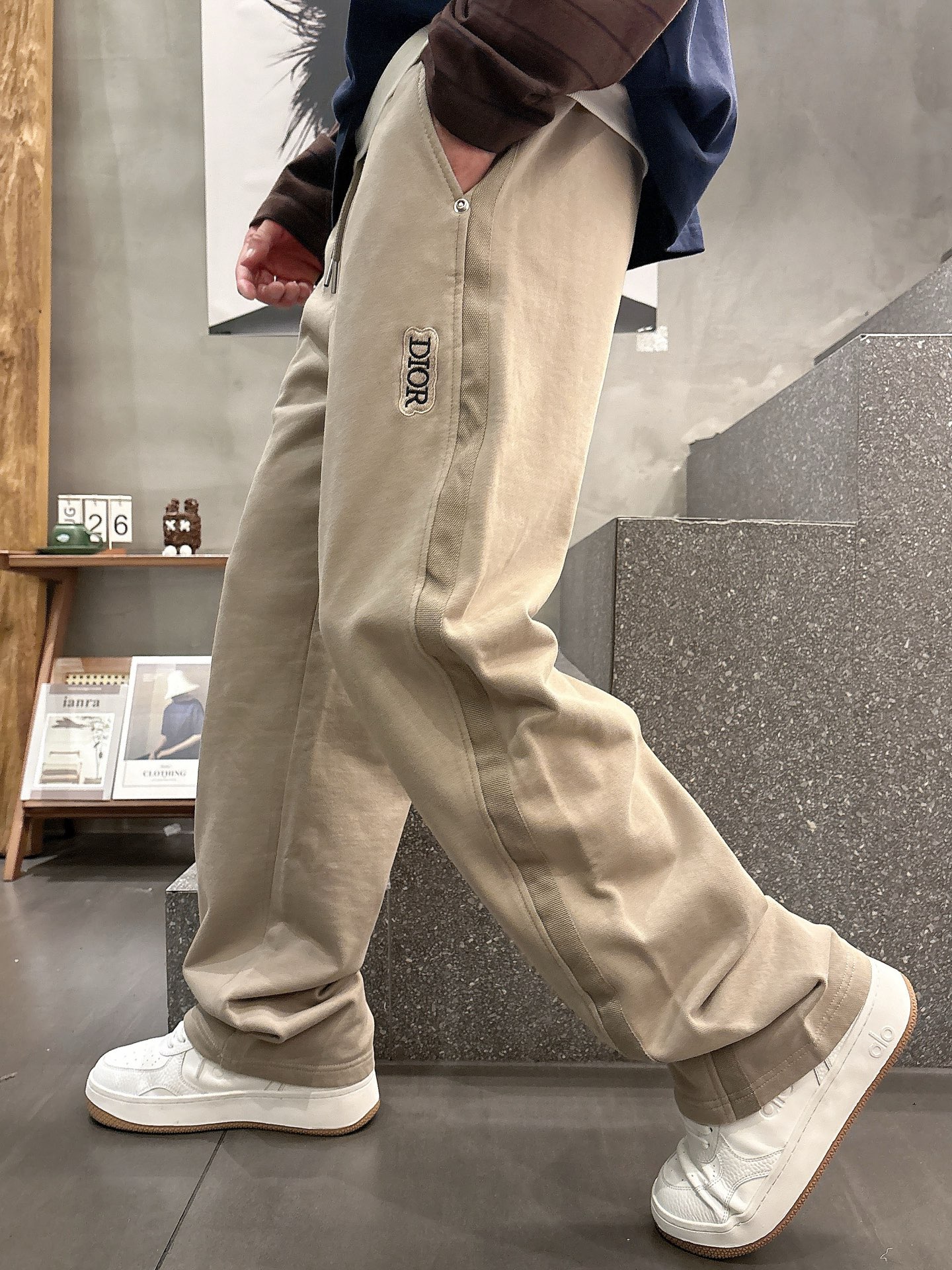 Dior Classic Logo Casual Pants: Comfortable & Stylish Autumn/Winter Collection 8 i1756800244272 8719 0 5