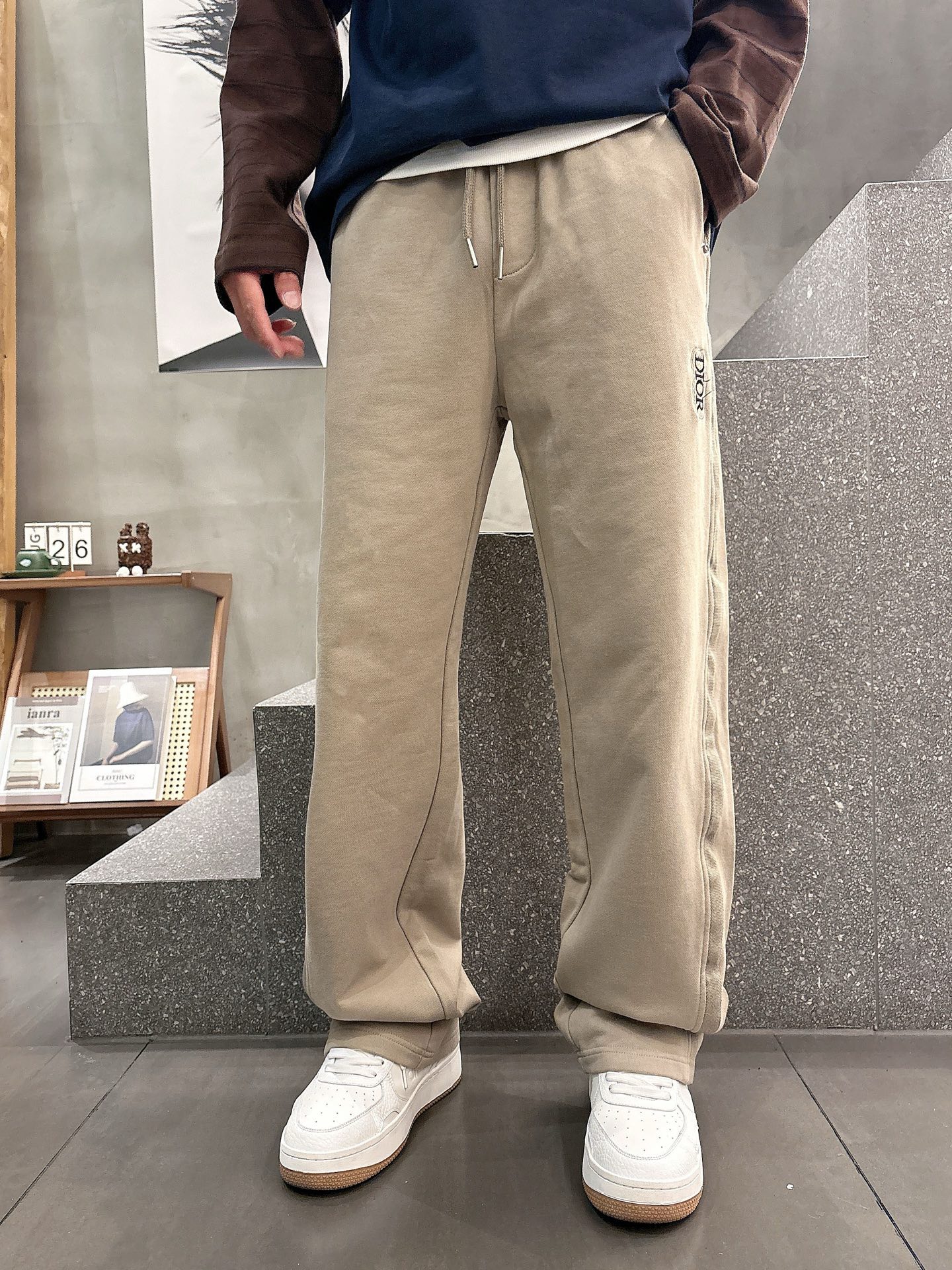 Dior Classic Logo Casual Pants: Comfortable & Stylish Autumn/Winter Collection 6 i1756800256879 8162 0 10