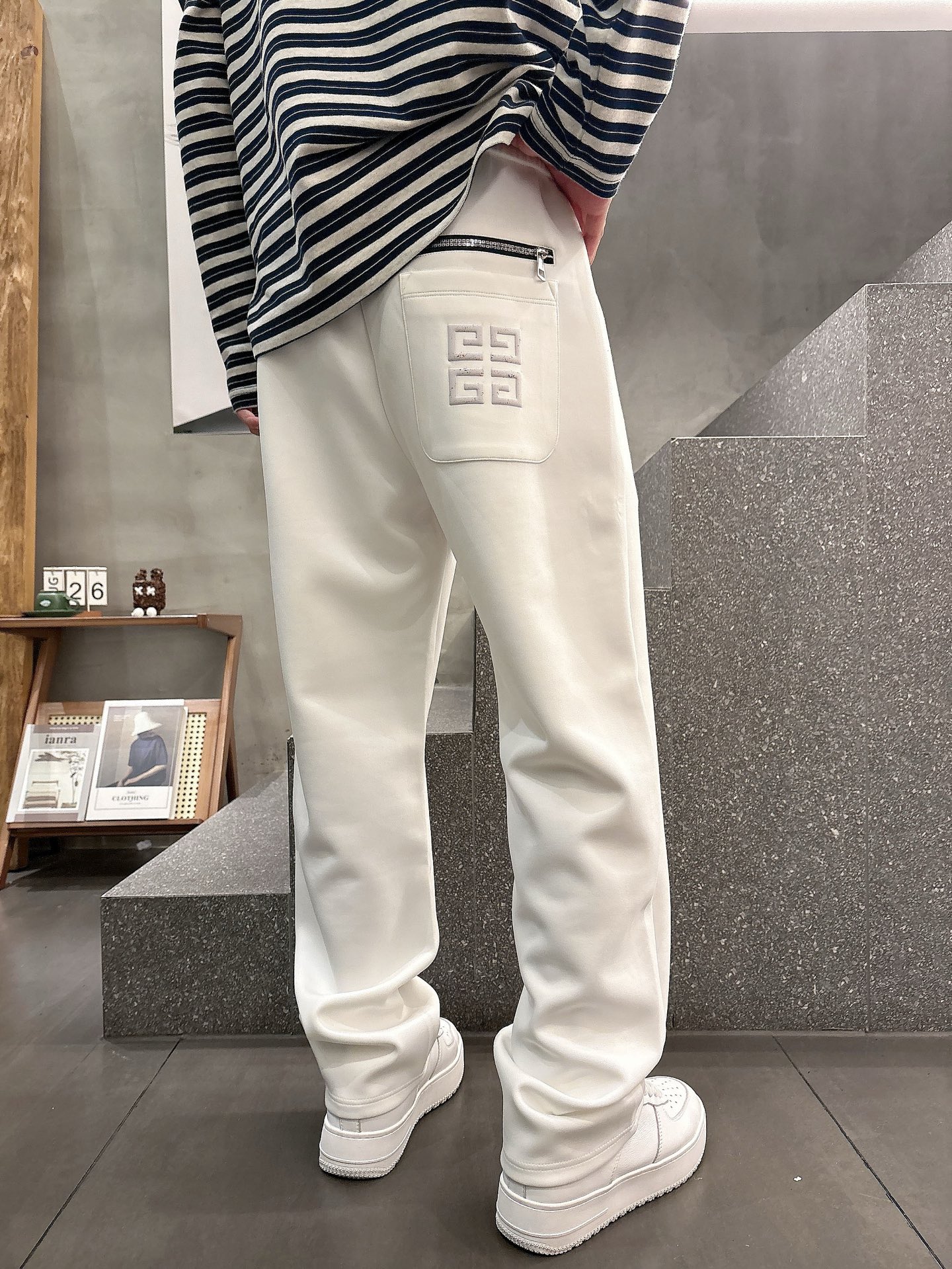Givenchy Logo Print Casual Pants - Modern Comfort & Style 5 i1756800369235 7501 0 1