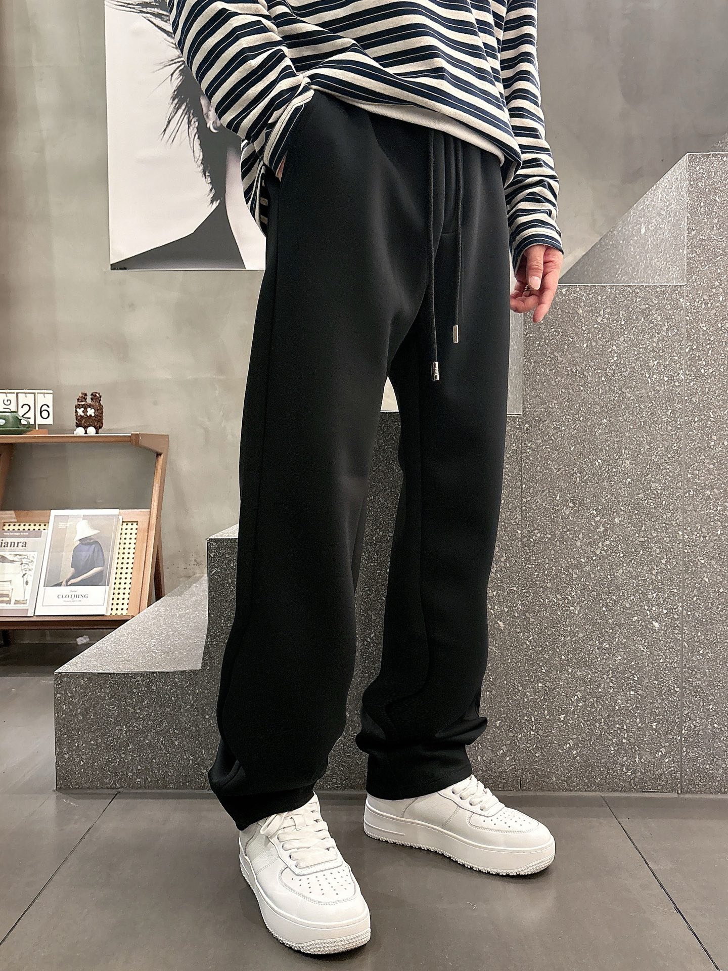 Givenchy Logo Print Casual Pants - Modern Comfort & Style 11 i1756800432146 3783 0 9