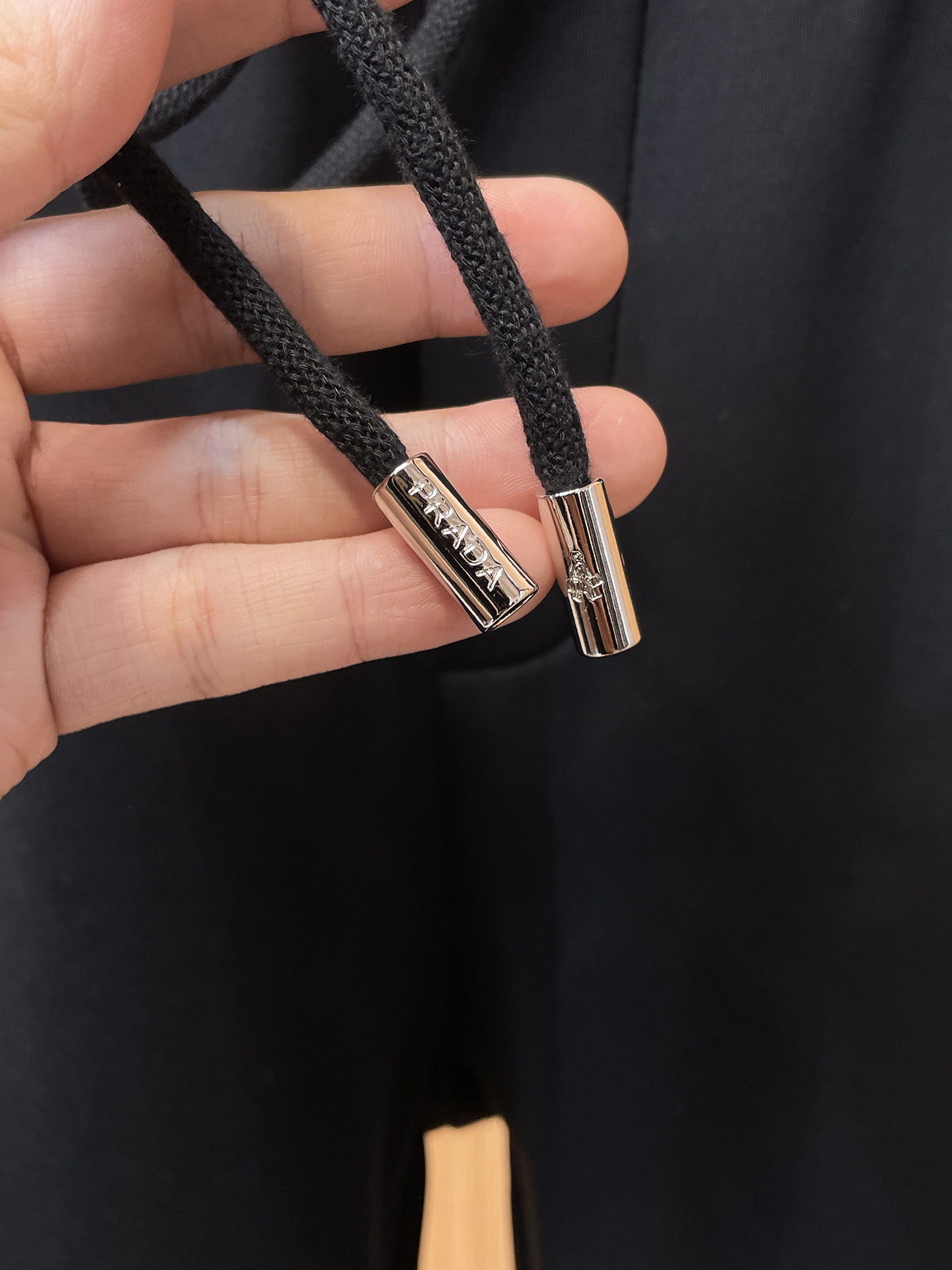 普拉达 顶级货品🐮 🆕2025秋冬新款休闲裤！官网同步发售。品牌经典LOGO休闲裤 ，定制面料，舒适度极