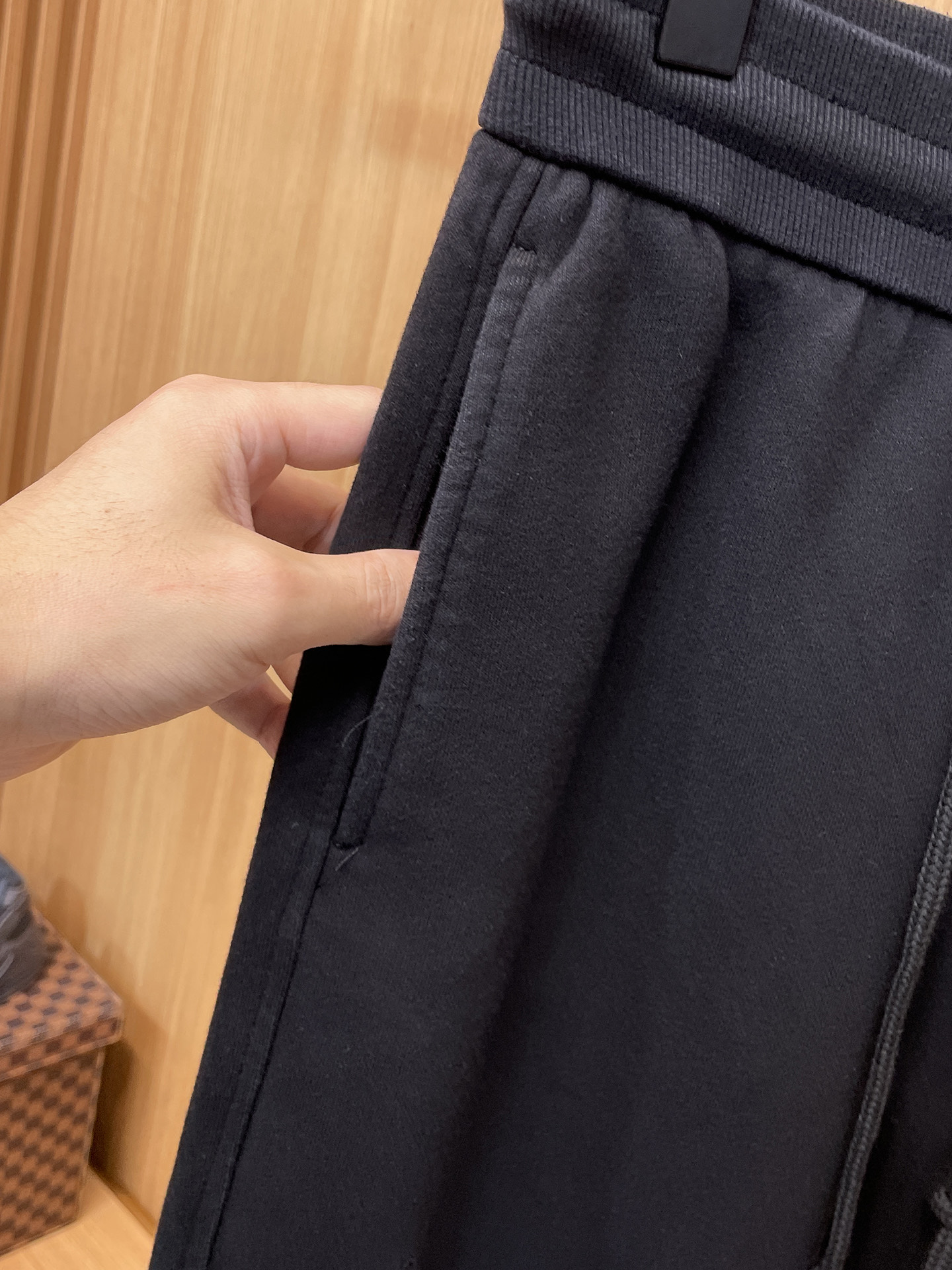 alo 顶级货品🐮 🆕2025秋冬新款休闲裤！官网同步发售。品牌经典LOGO休闲裤 ，定制面料，舒适度极