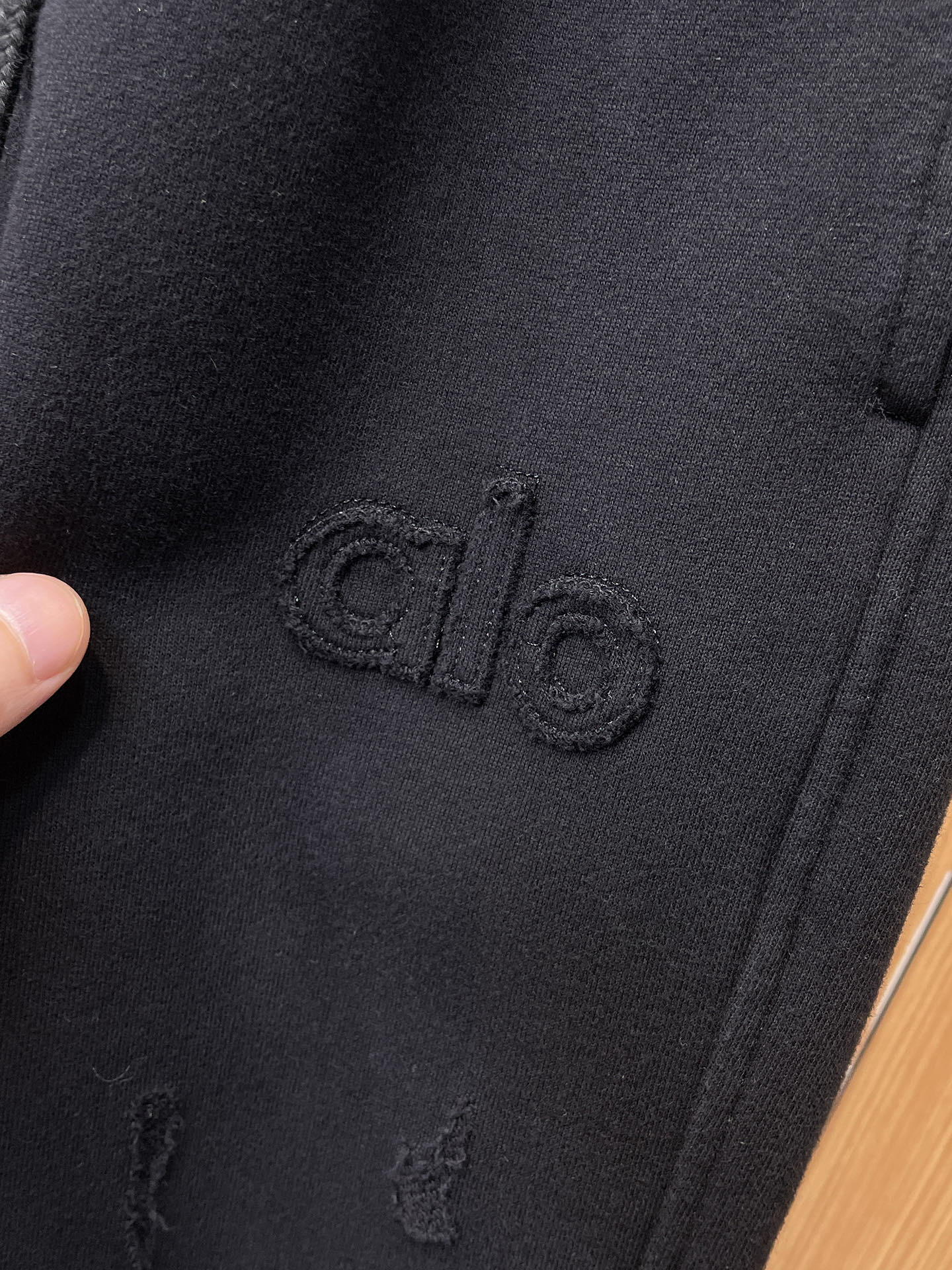 alo 顶级货品🐮 🆕2025秋冬新款休闲裤！官网同步发售。品牌经典LOGO休闲裤 ，定制面料，舒适度极