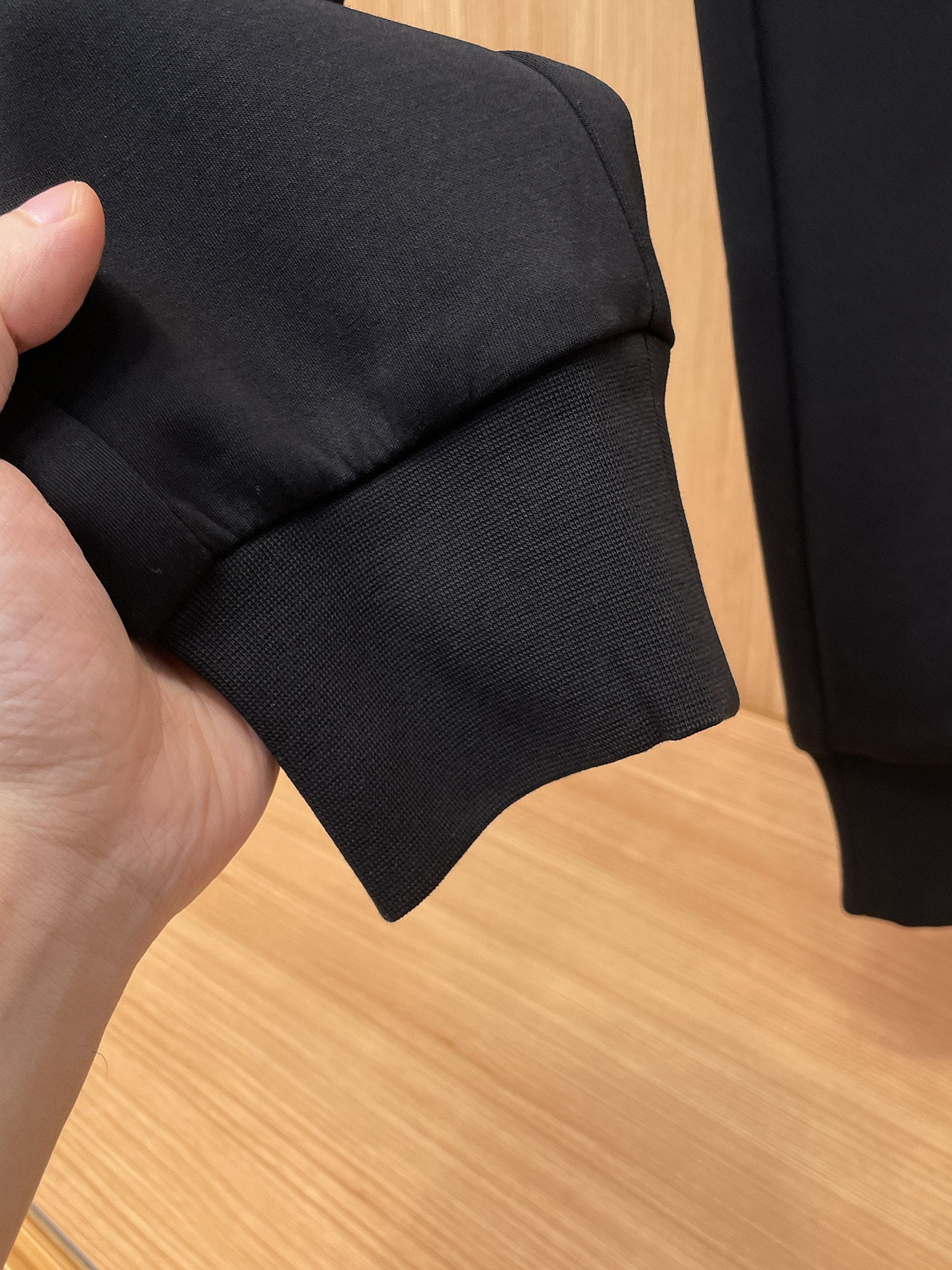 蒙口 顶级货品🐮 🆕2025秋冬新款休闲裤！官网同步发售。品牌经典LOGO休闲裤 ，定制面料，舒适度极好