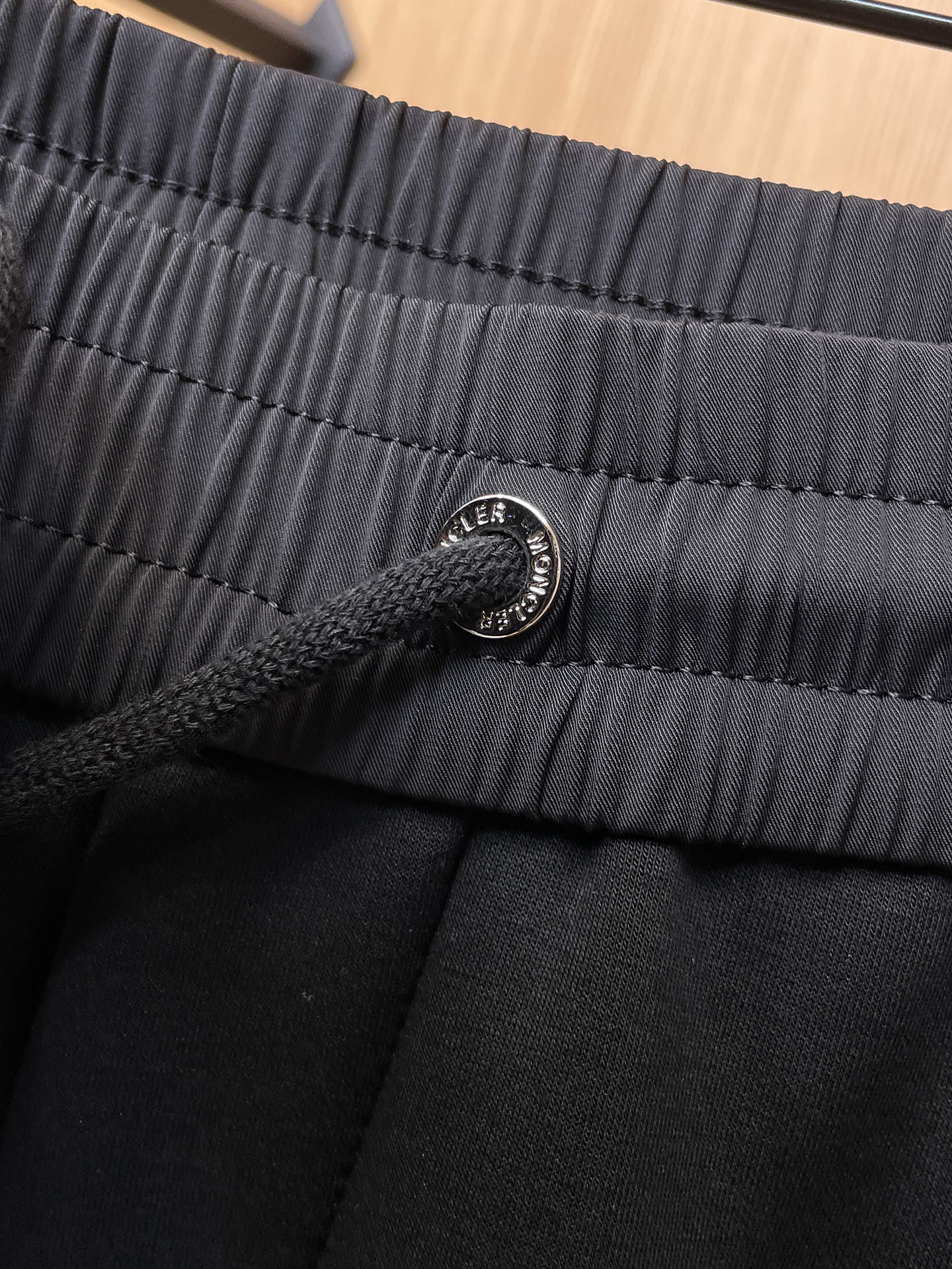 蒙口 顶级货品🐮 🆕2025秋冬新款休闲裤！官网同步发售。品牌经典LOGO休闲裤 ，定制面料，舒适度极好