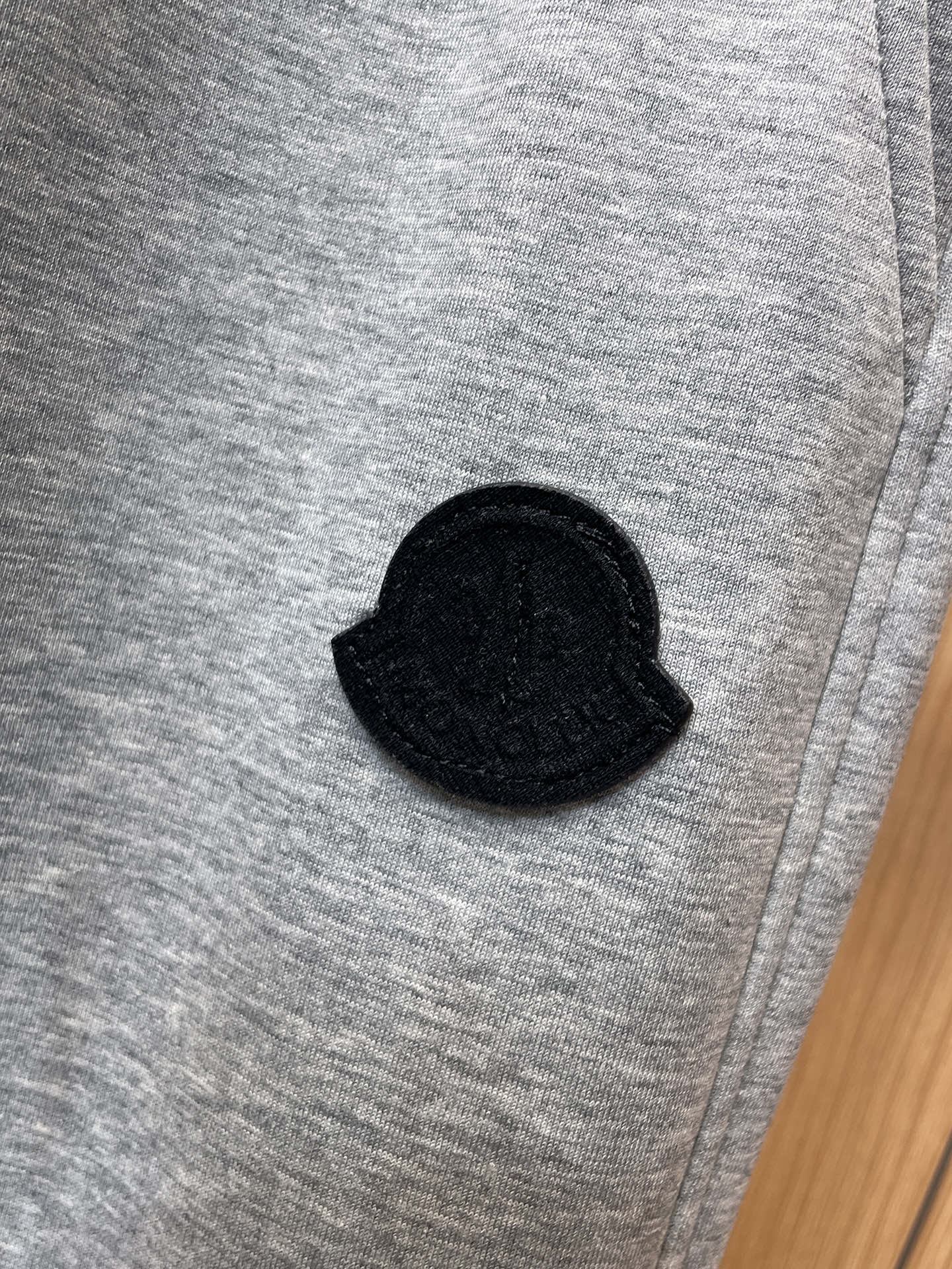 蒙口 顶级货品🐮 🆕2025秋冬新款休闲裤！官网同步发售。品牌经典LOGO休闲裤 ，定制面料，舒适度极好