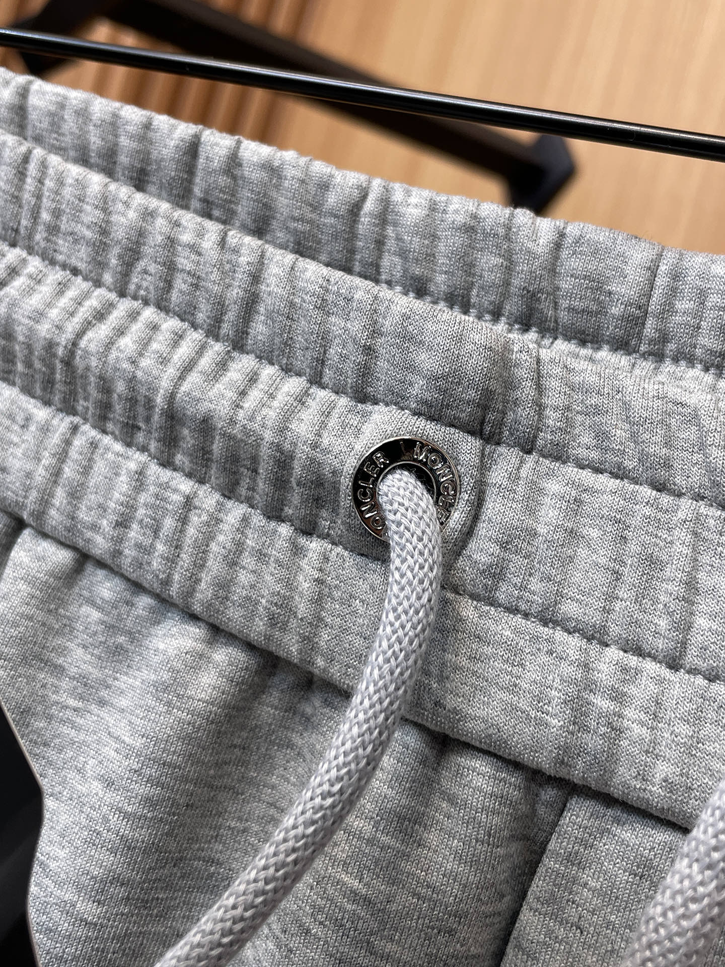 蒙口 顶级货品🐮 🆕2025秋冬新款休闲裤！官网同步发售。品牌经典LOGO休闲裤 ，定制面料，舒适度极好