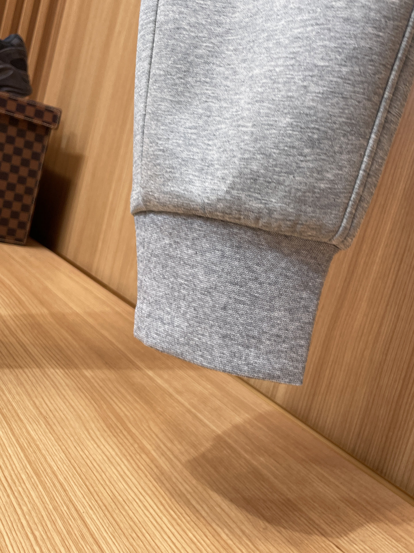 蒙口 顶级货品🐮 🆕2025秋冬新款休闲裤！官网同步发售。品牌经典LOGO休闲裤 ，定制面料，舒适度极好