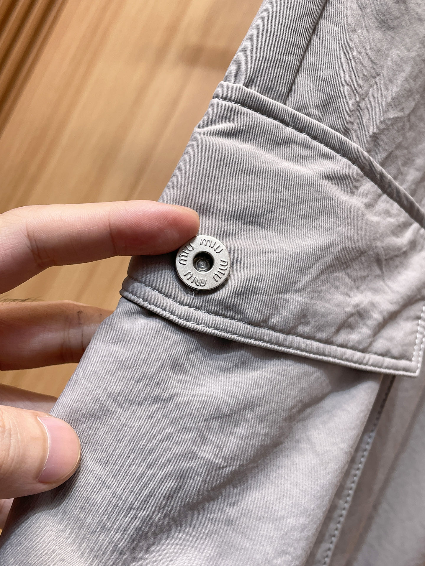 MIU 顶级货品🐮 🆕2025秋冬新款休闲裤！官网同步发售。品牌经典LOGO休闲裤 ，定制面料，舒适度极