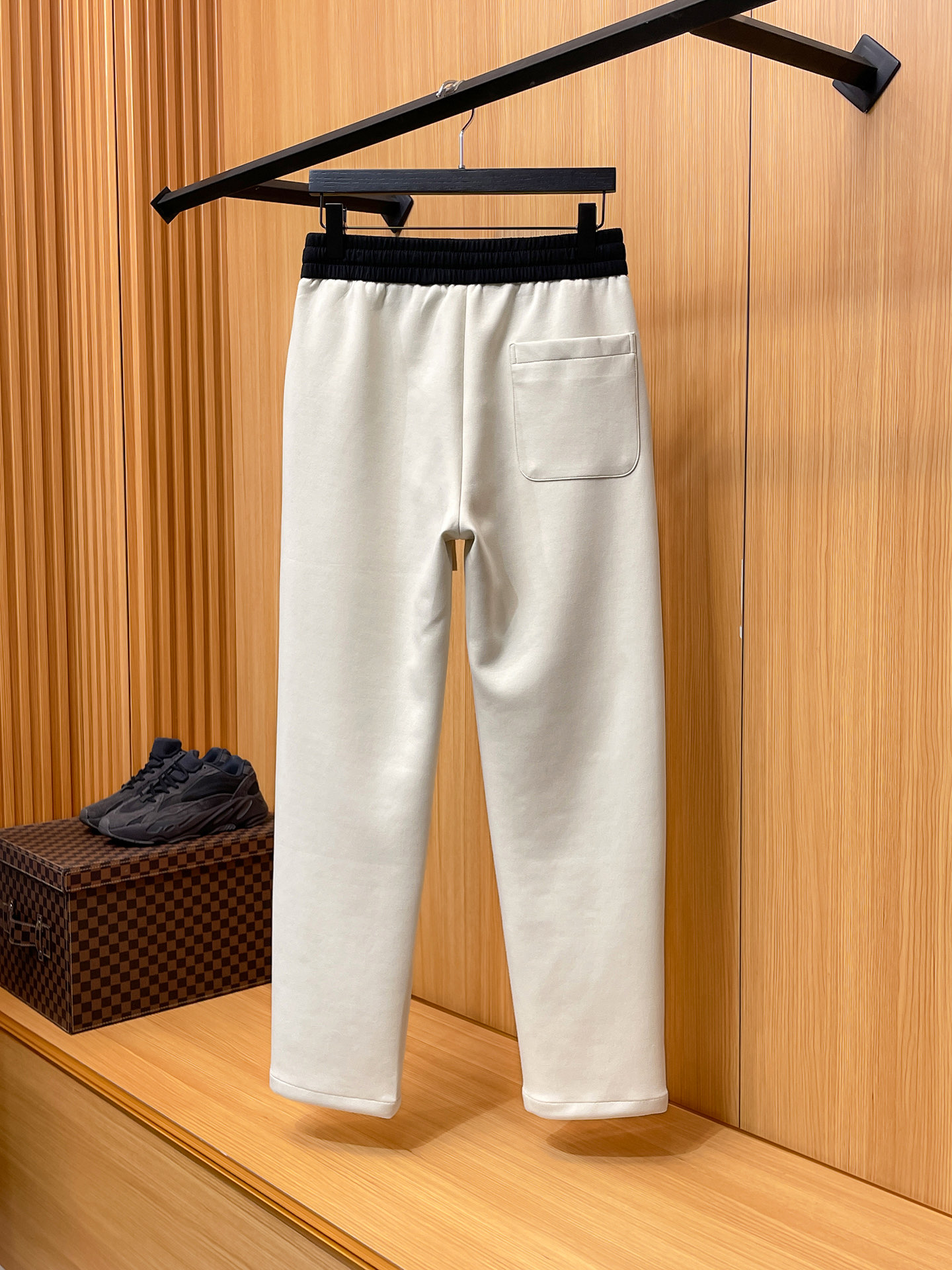 alo 顶级货品🐮 🆕2025秋冬新款休闲裤！官网同步发售。品牌经典LOGO休闲裤 ，定制面料，舒适度极