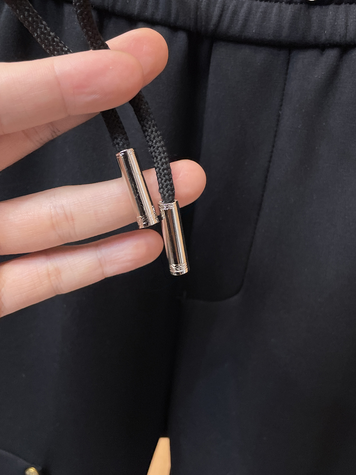 LV 顶级货品🐮 🆕2025秋冬新款休闲裤！官网同步发售。品牌经典LOGO休闲裤 ，定制面料，舒适度极好