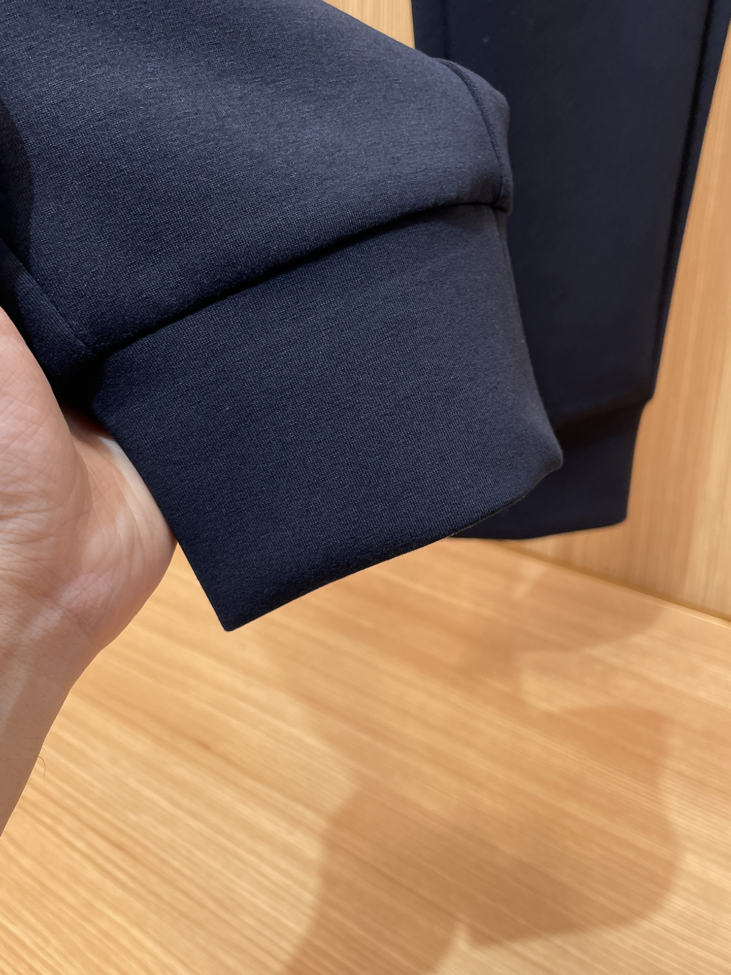 LV 顶级货品🐮 🆕2025秋冬新款休闲裤！官网同步发售。品牌经典LOGO休闲裤 ，定制面料，舒适度极好